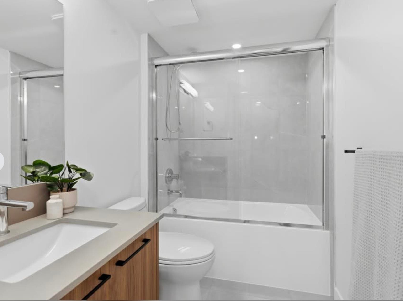 1 - 15638 24 Avenue, Surrey, V4A 2J7 — photo 4