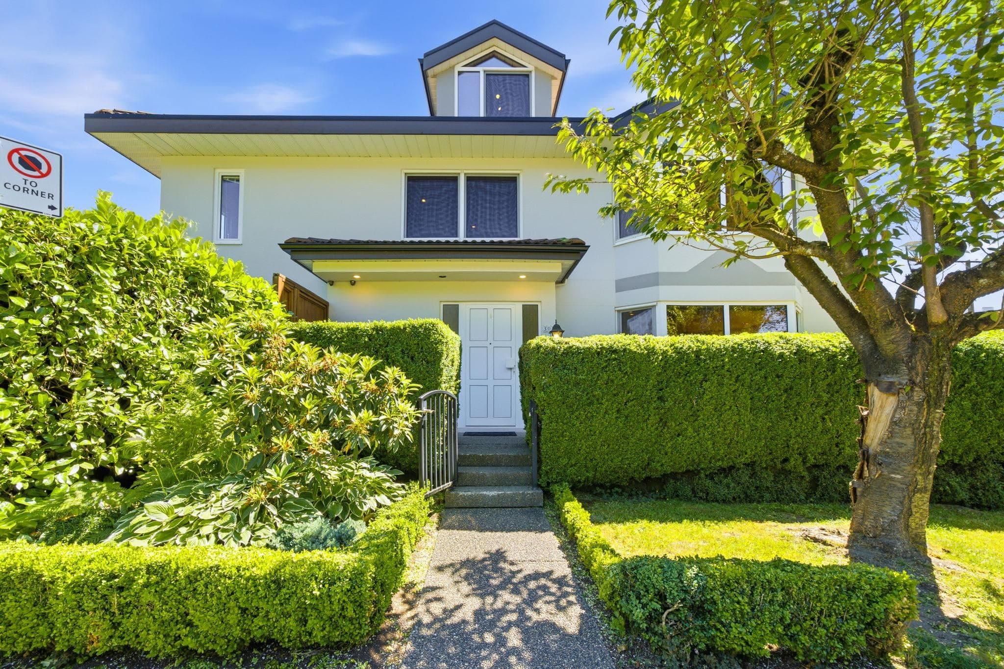 305 E 17th Street, North Vancouver, V7L 2W1 — photo 2