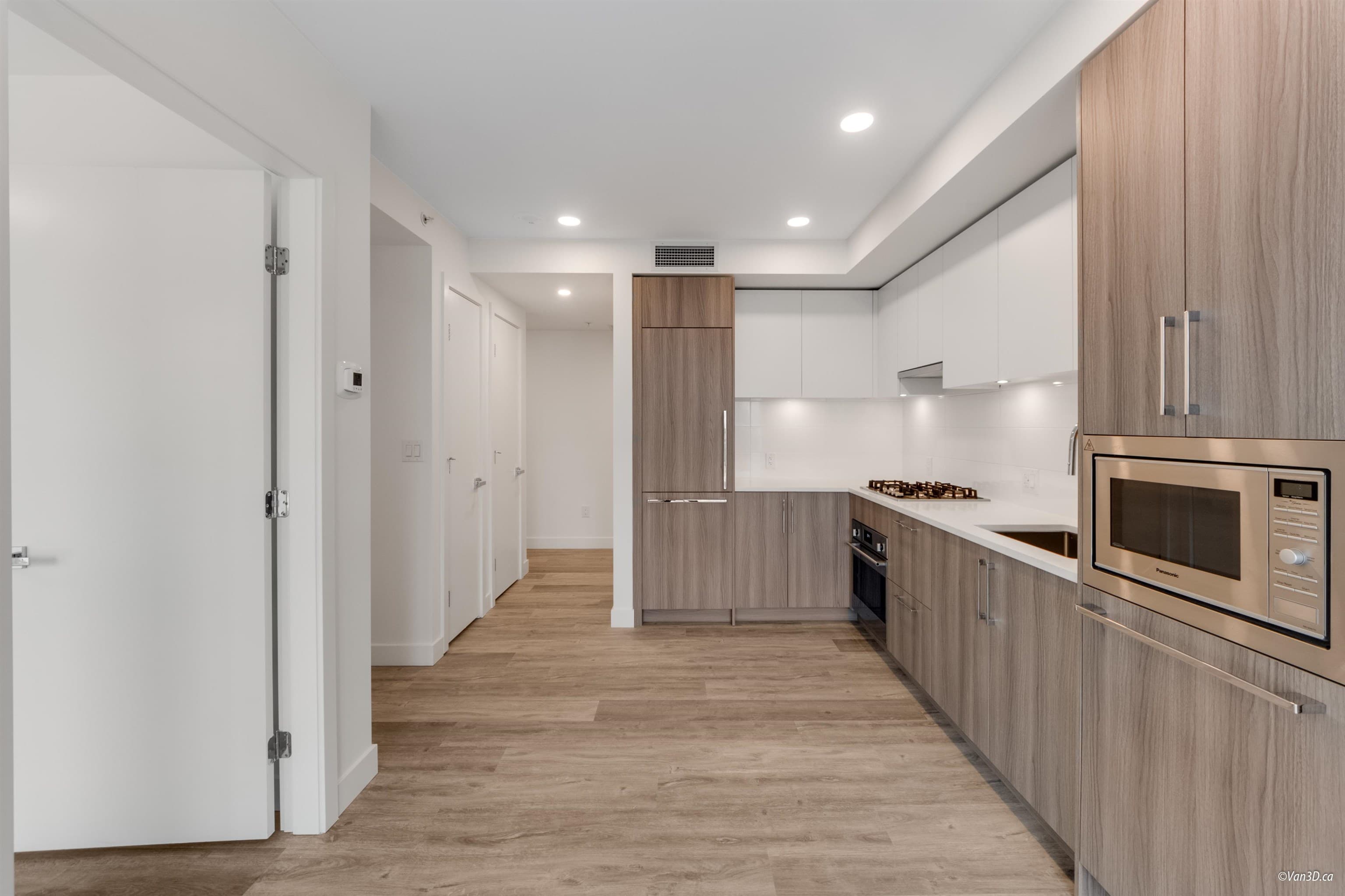 12XX - 9675 King George Boulevard, Surrey