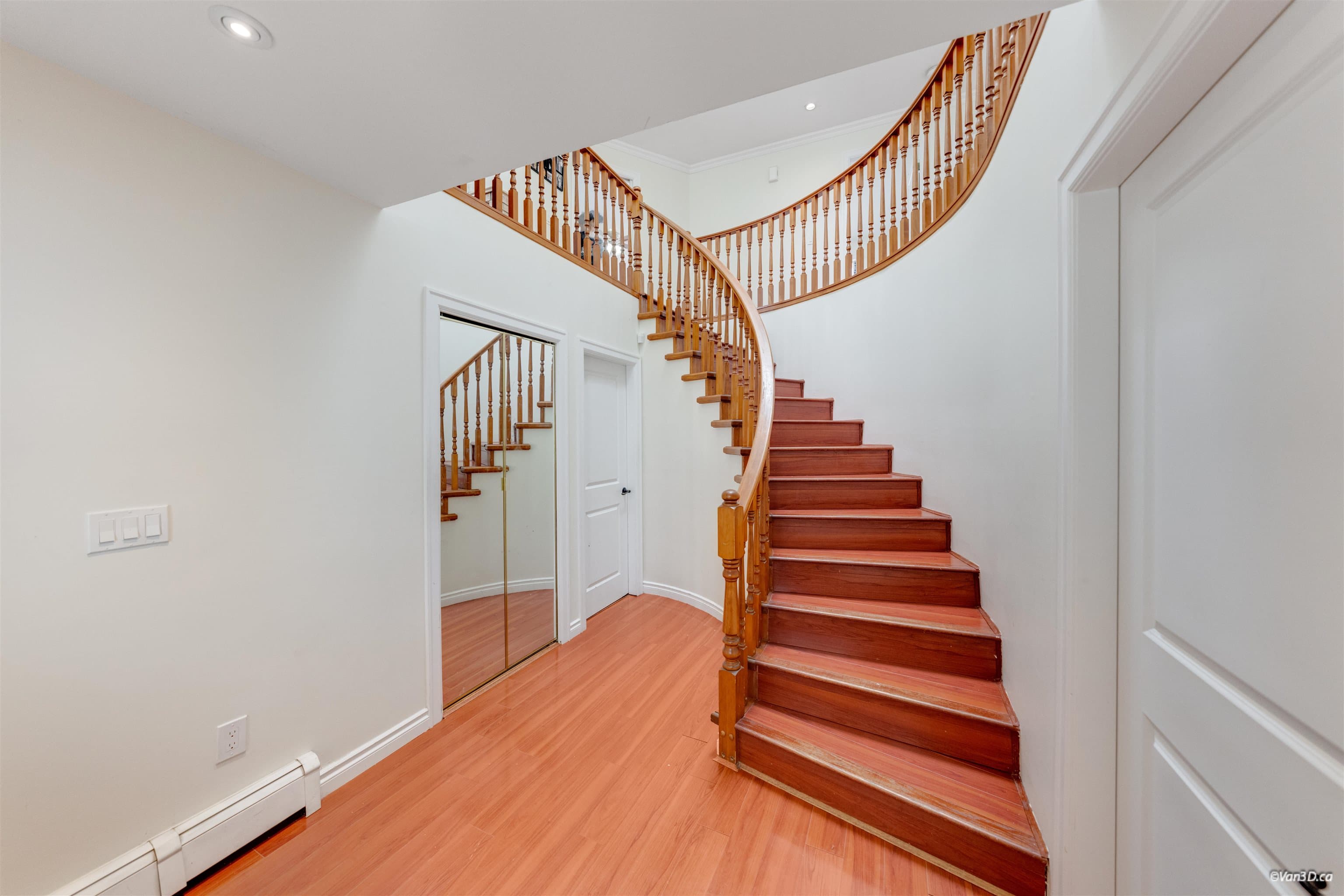 7069 144 Street, Surrey, V3W 5S1 — photo 1
