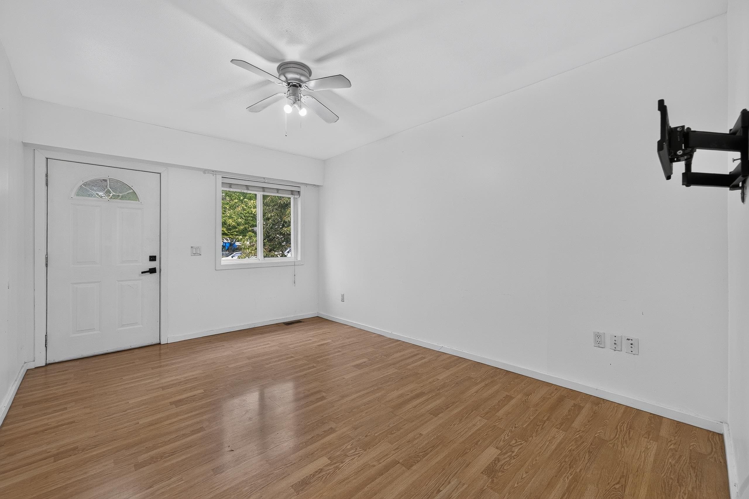 2316 Nanaimo Street, Vancouver, V5N 5E3 — photo 3