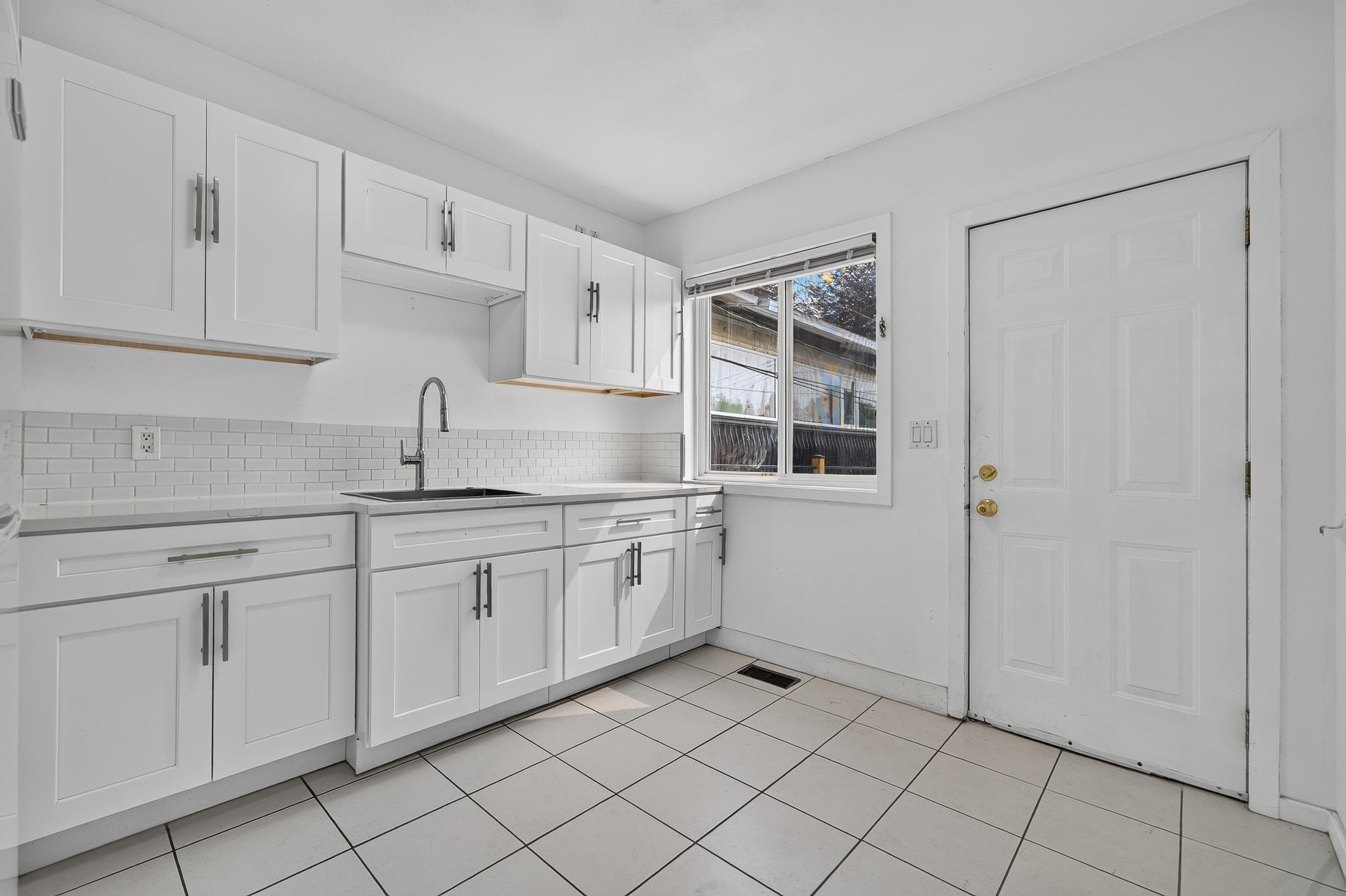 2316 Nanaimo Street, Vancouver, V5N 5E3 — photo 4