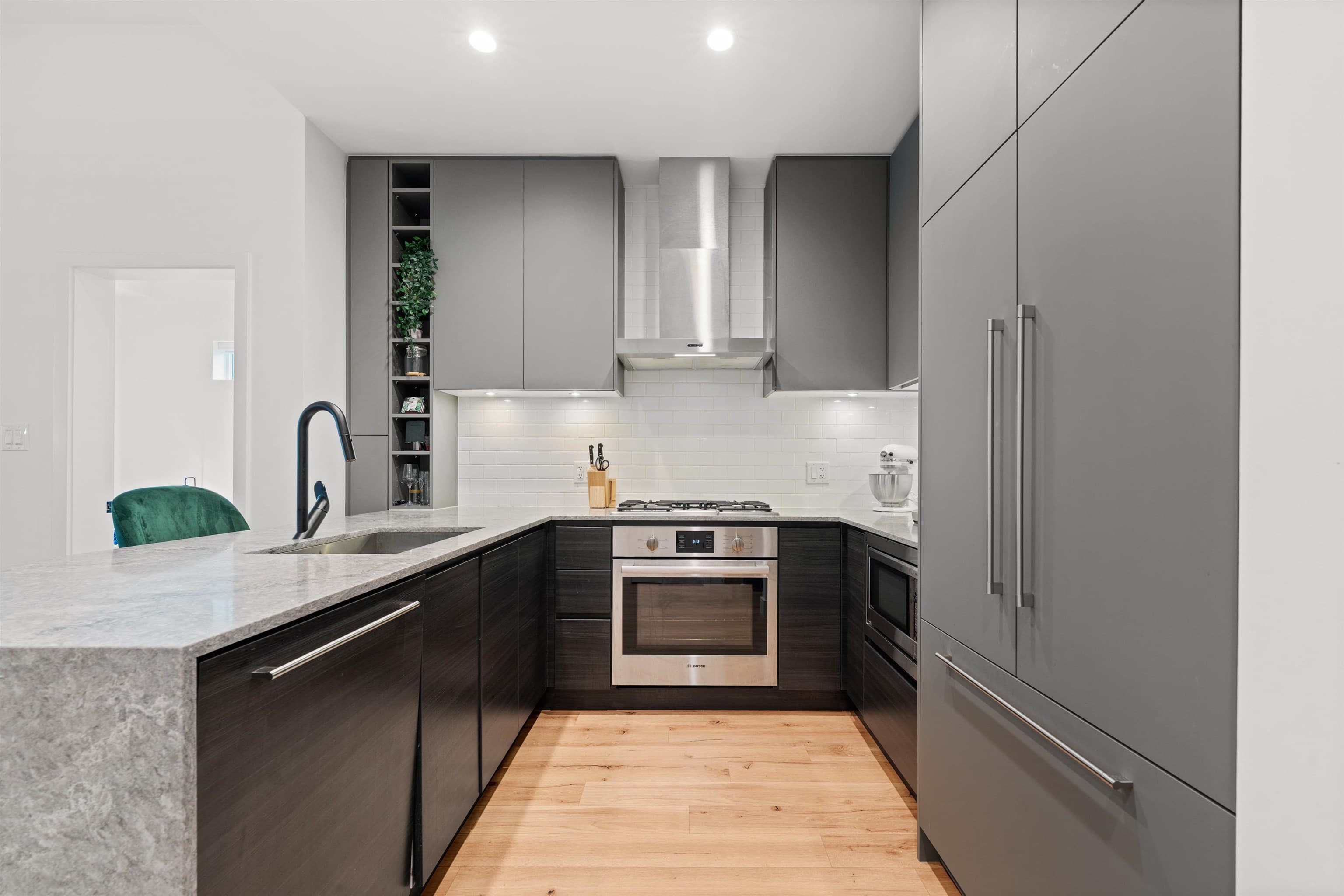 621 - 3131 Murray Street, Port Moody, V3H 0L9 — photo 1