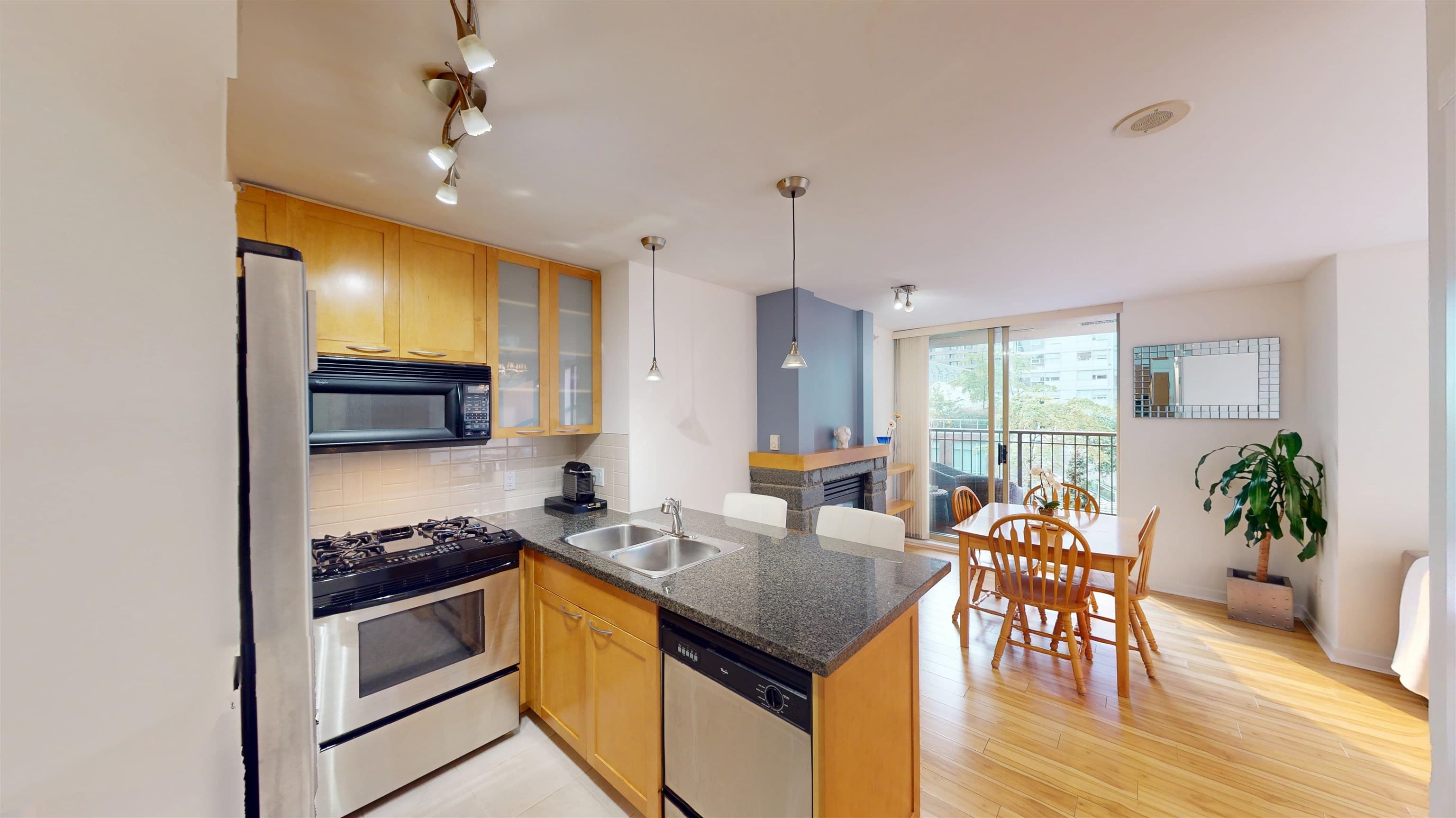 603 - 989 Richards Street, Vancouver, V6B 6R6 — photo 3