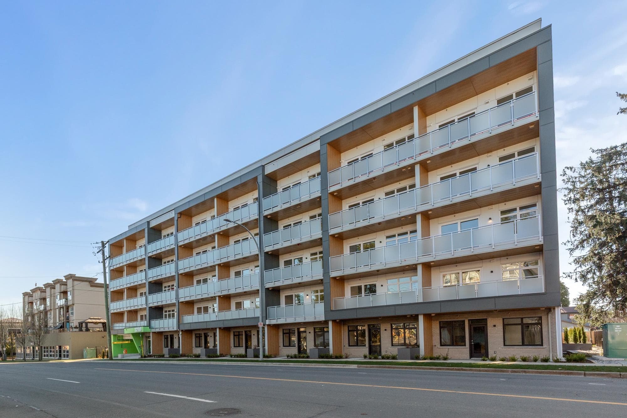 205 - 32110 Hillcrest Avenue, Abbotsford, V2T 1S4 — photo 2
