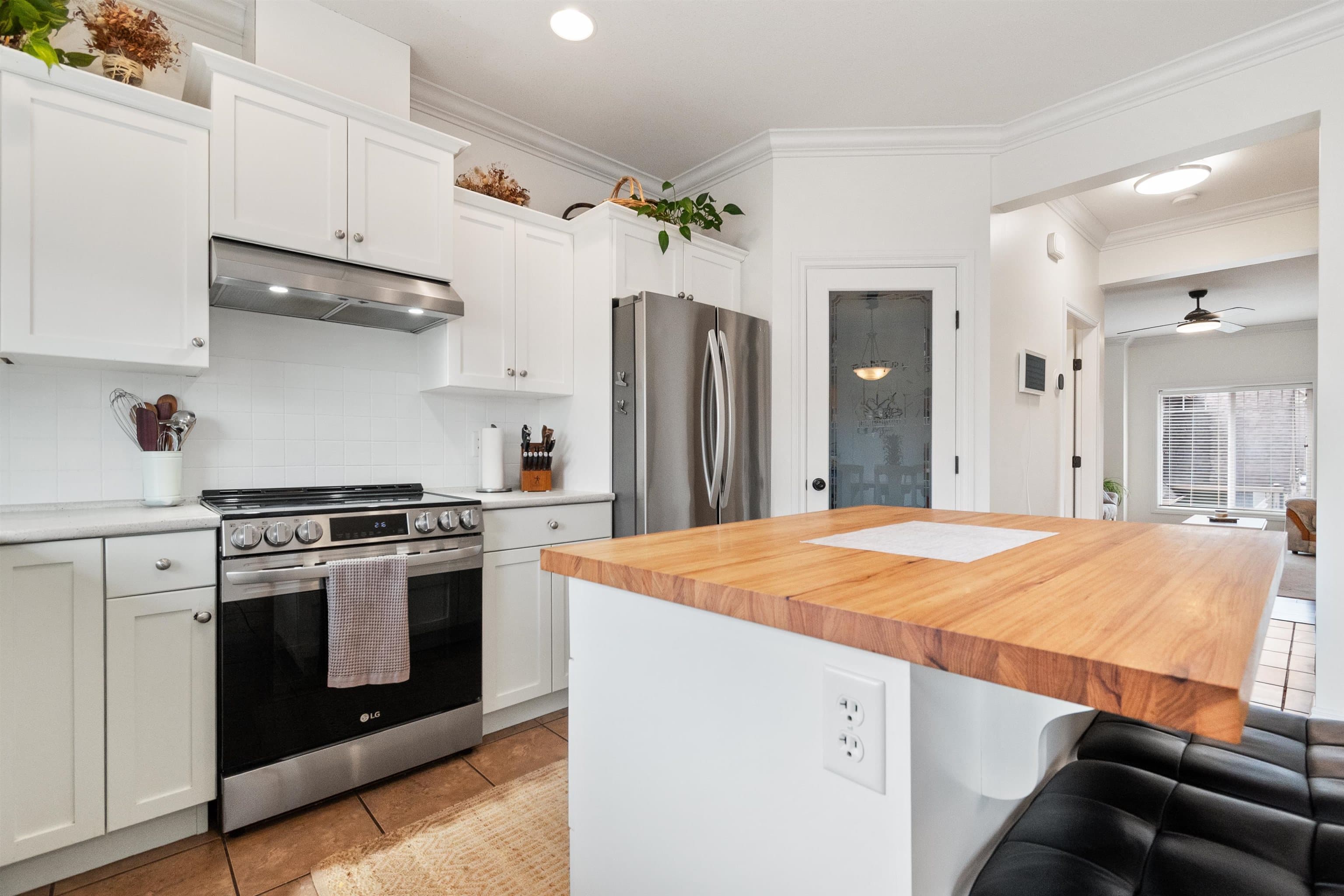 28 - 6498 Southdowne Place, Chilliwack, V2R 0K3 — photo 3