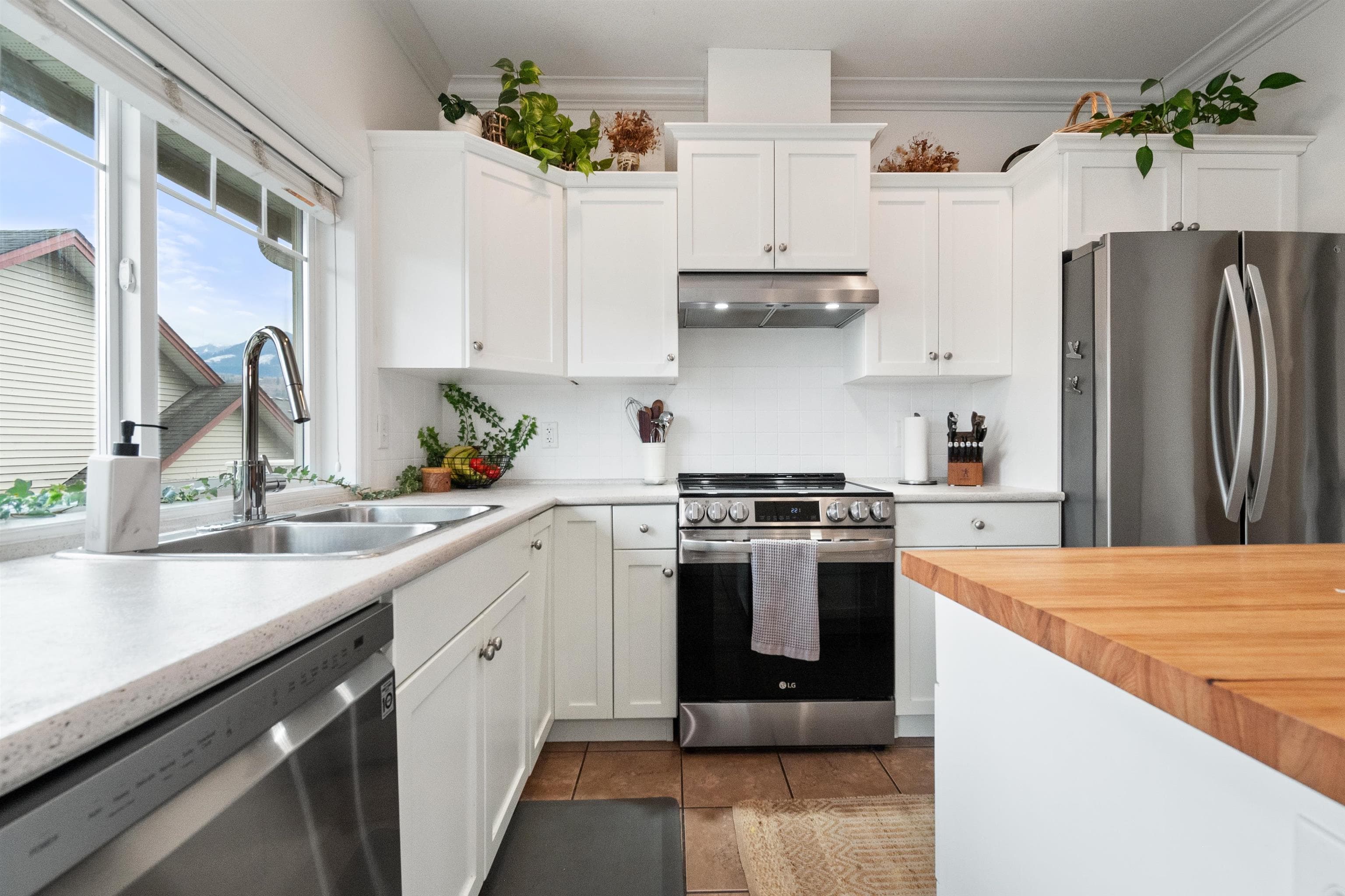 28 - 6498 Southdowne Place, Chilliwack, V2R 0K3 — photo 4