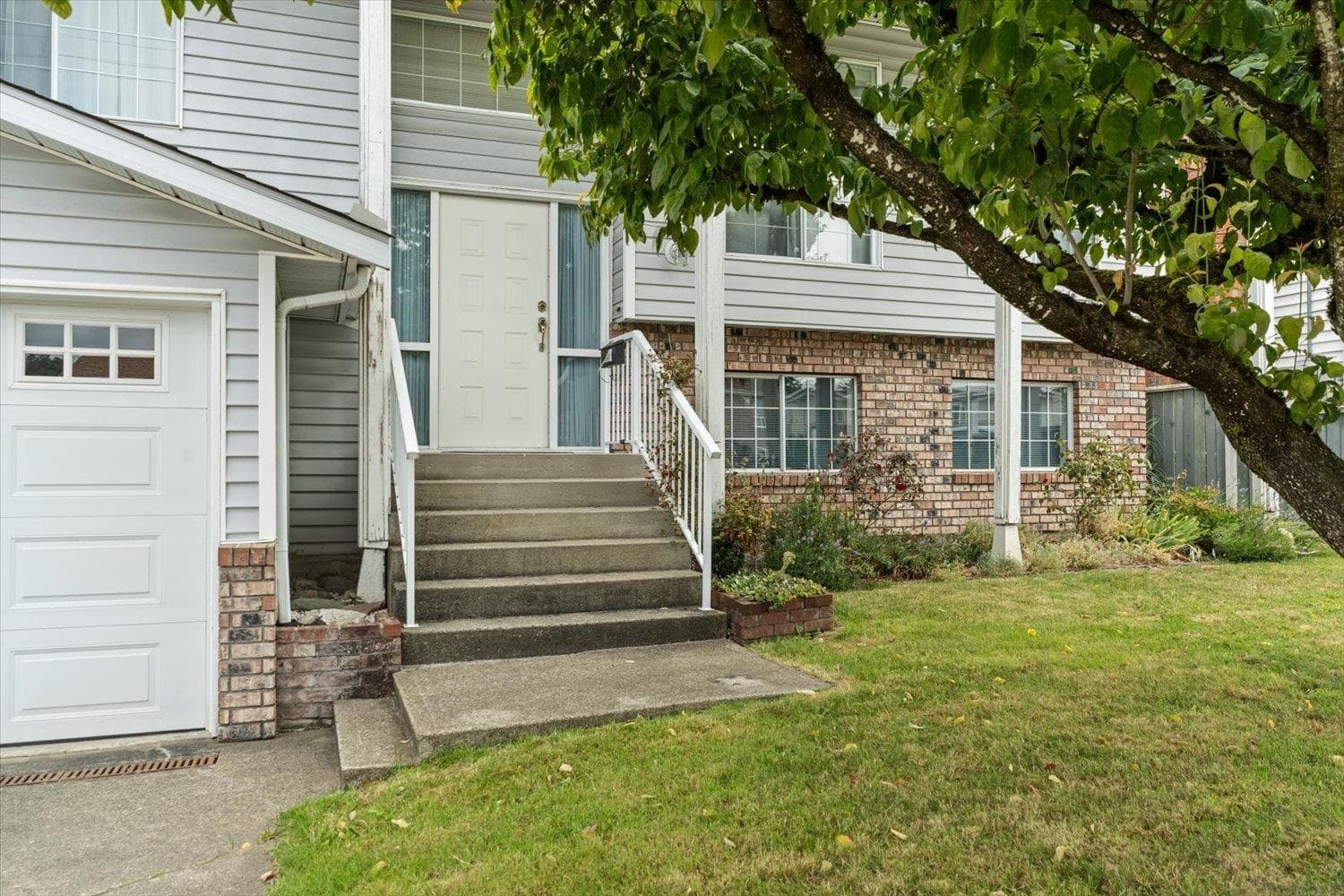 3340 Clearbrook Road, Abbotsford, V2T 4T4 — photo 4