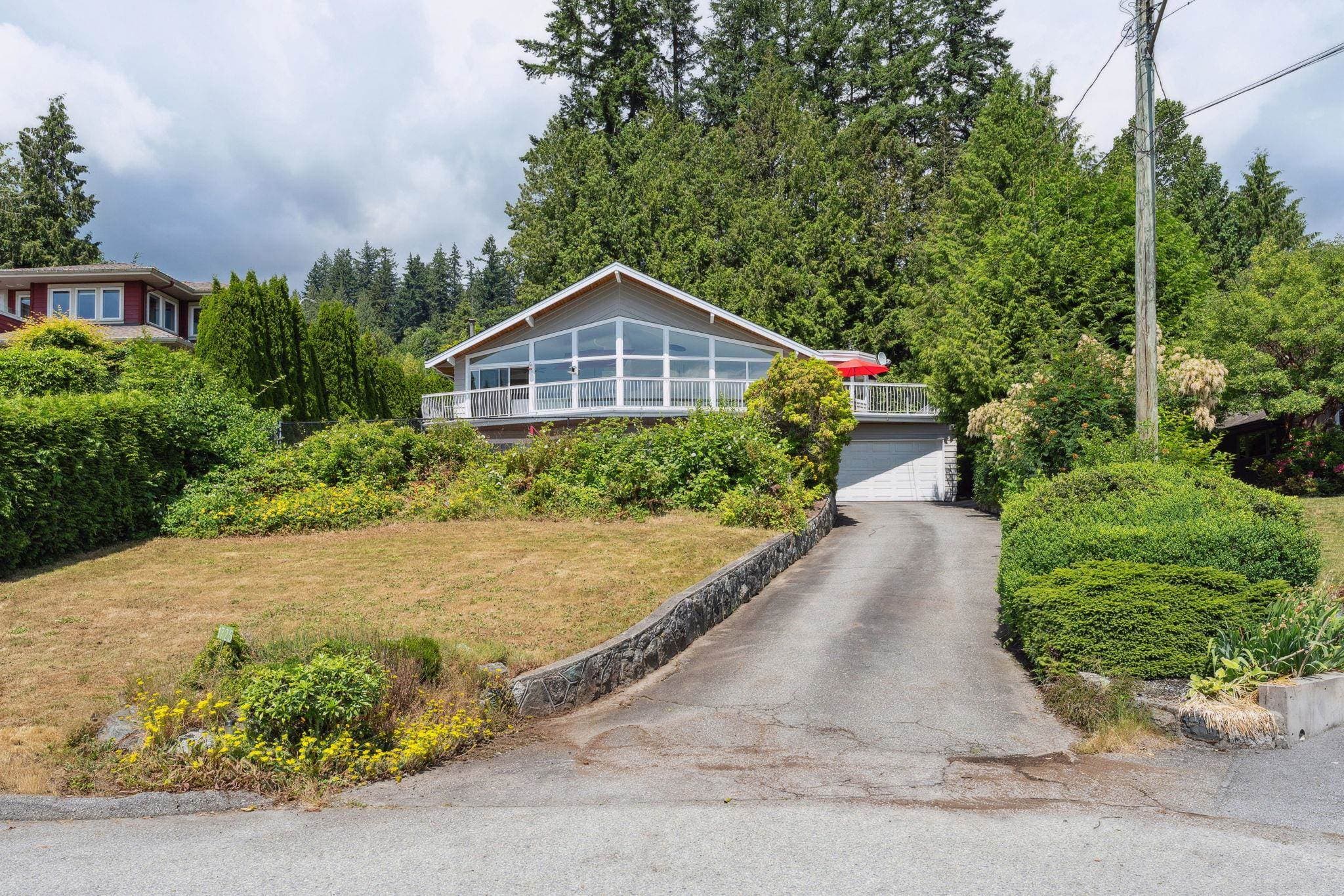 1725 Rosebery Avenue, West Vancouver, V7V 2Z5 — photo 3