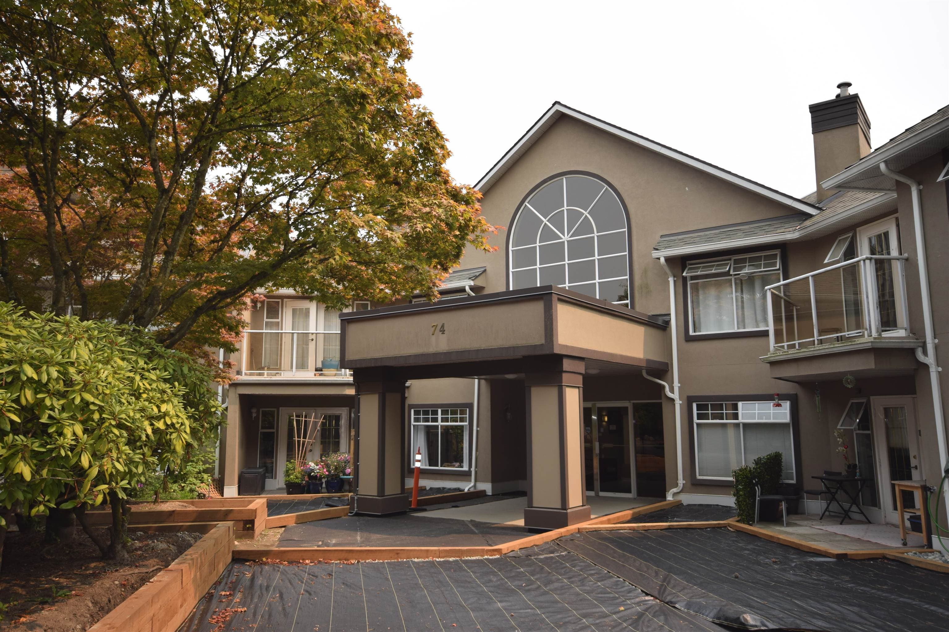 210 - 74 Miner Street, New Westminster