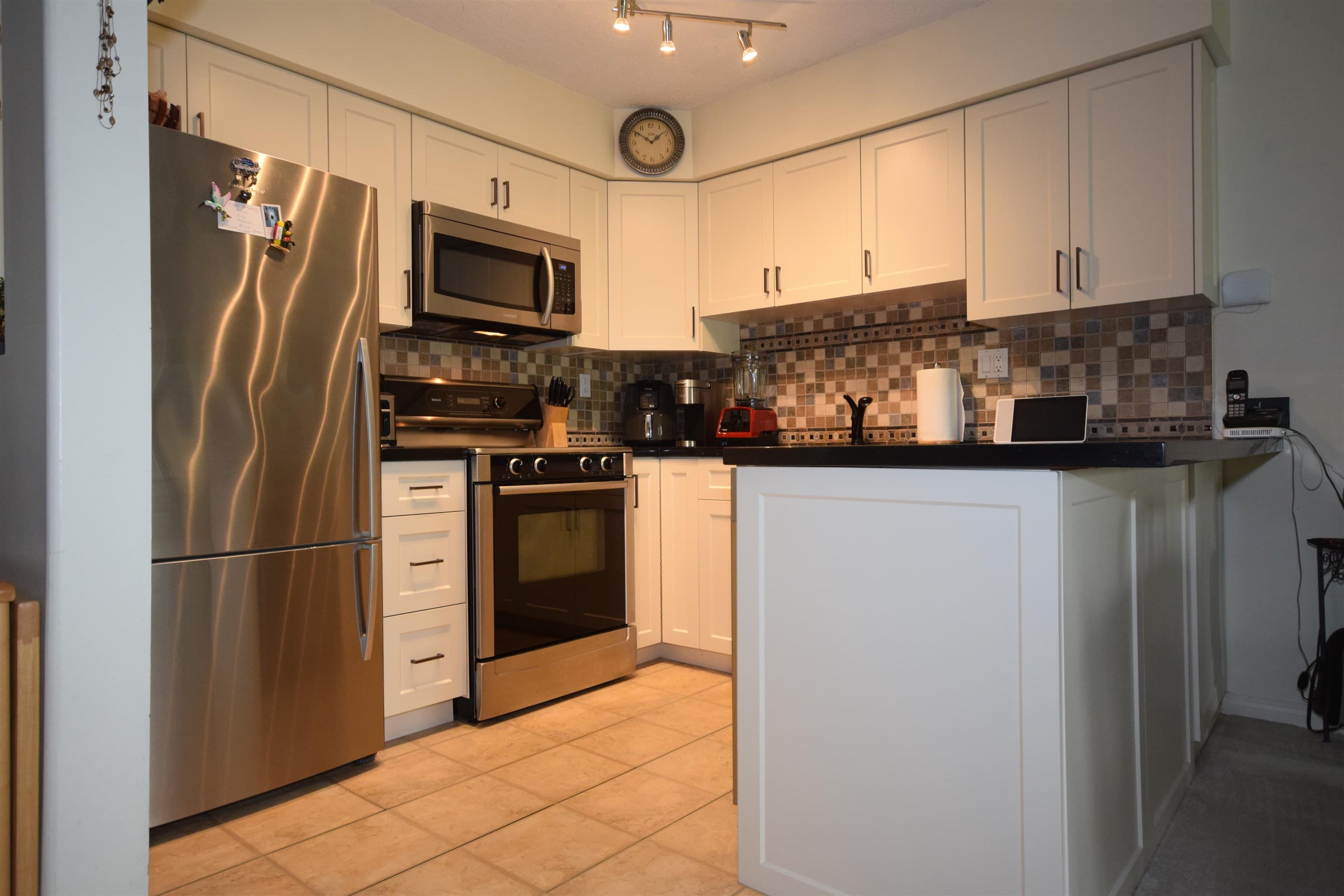 210 - 74 Miner Street, New Westminster, V3L 5N6 — photo 5