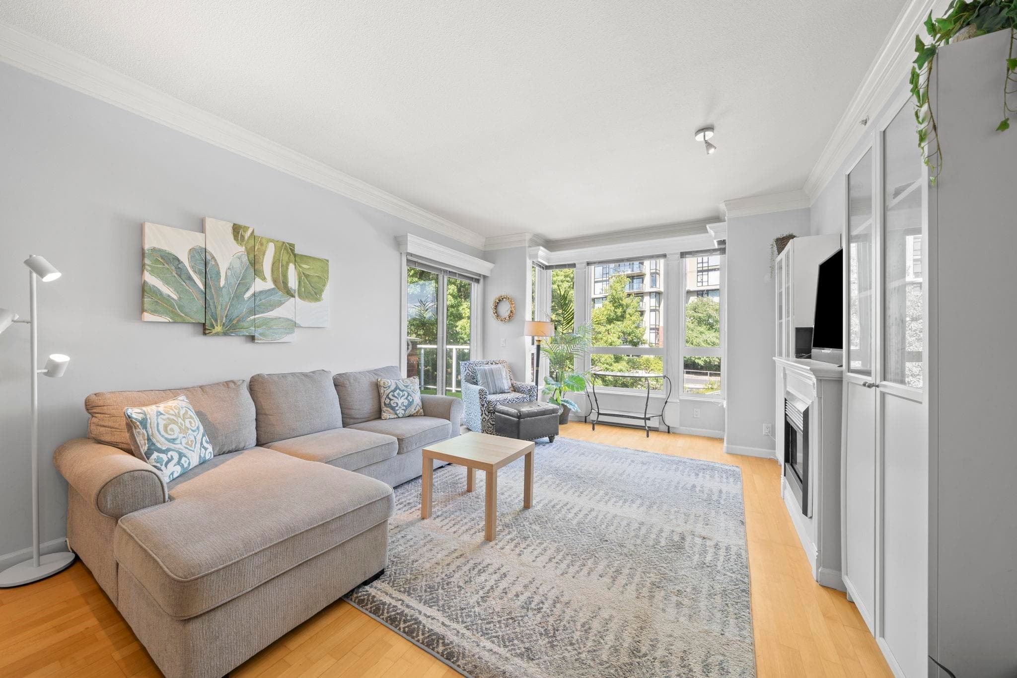 413 - 14 E Royal Avenue, New Westminster, V3L 5W5 — photo 2