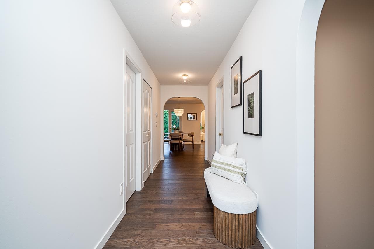 15512 112 Avenue, Surrey, V3R 6H1 — photo 4