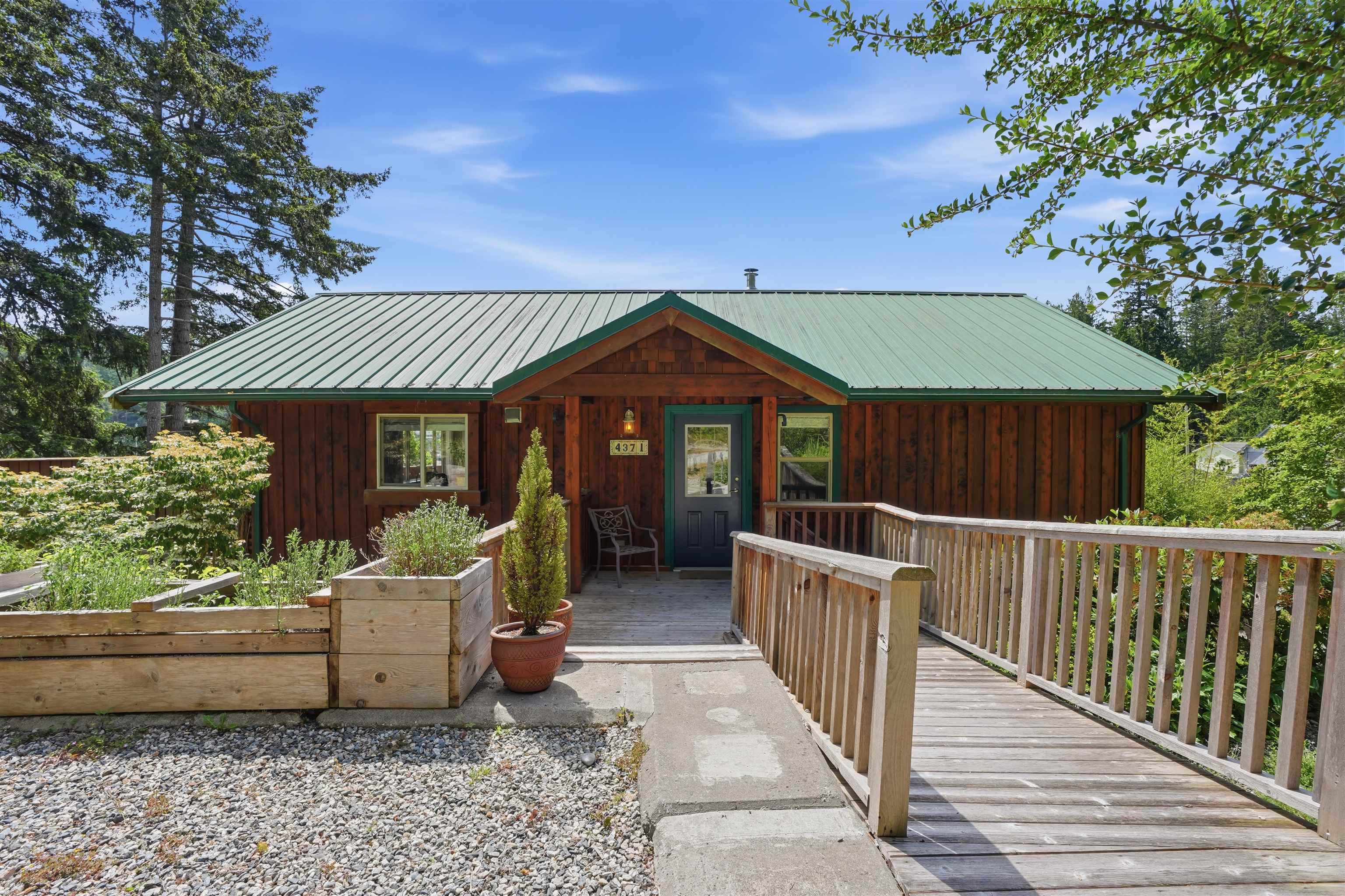 4371 Francis Peninsula Road, Madeira Park, V0N 2H1 — photo 2
