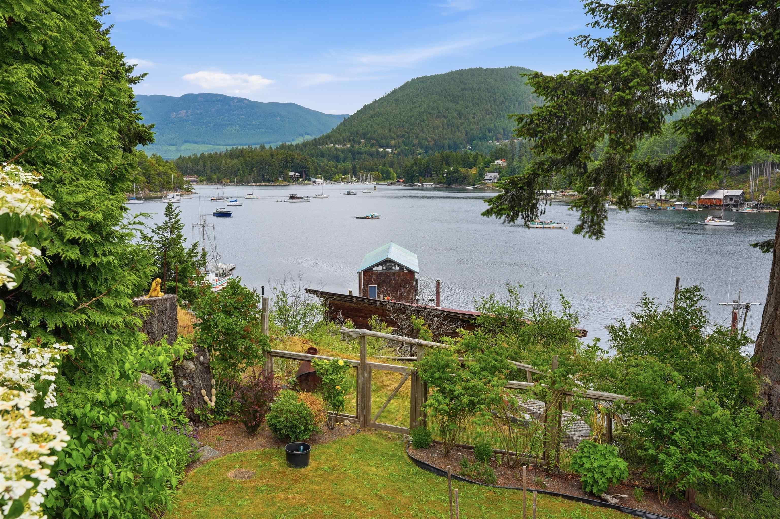 4371 Francis Peninsula Road, Madeira Park, V0N 2H1 — photo 1
