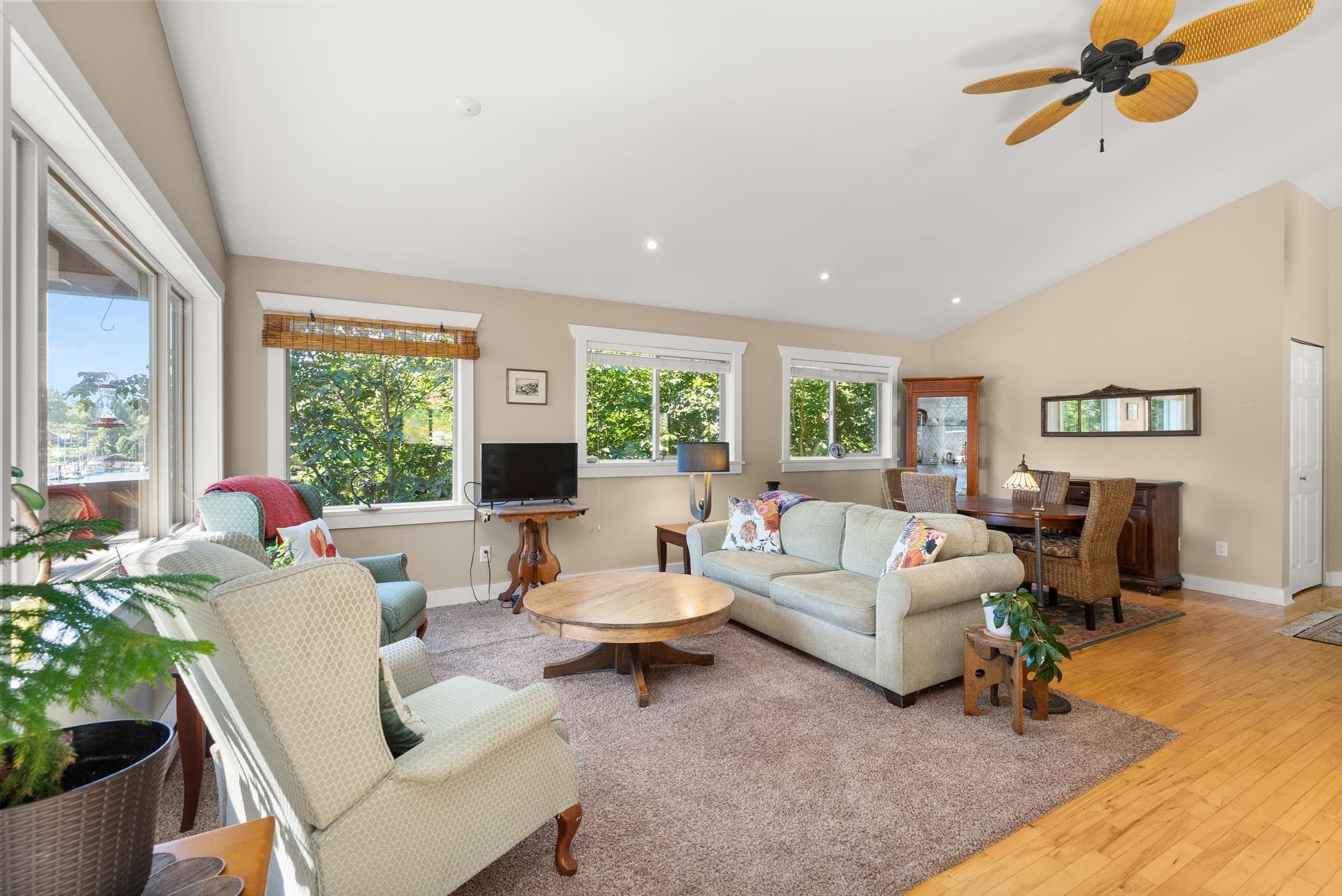 4371 Francis Peninsula Road, Madeira Park, V0N 2H1 — photo 4