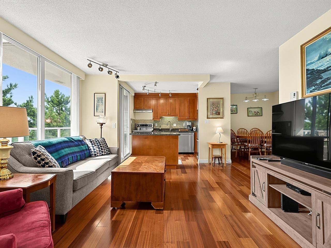 303 - 412 Twelfth Street, New Westminster, V3M 6R2 — photo 4