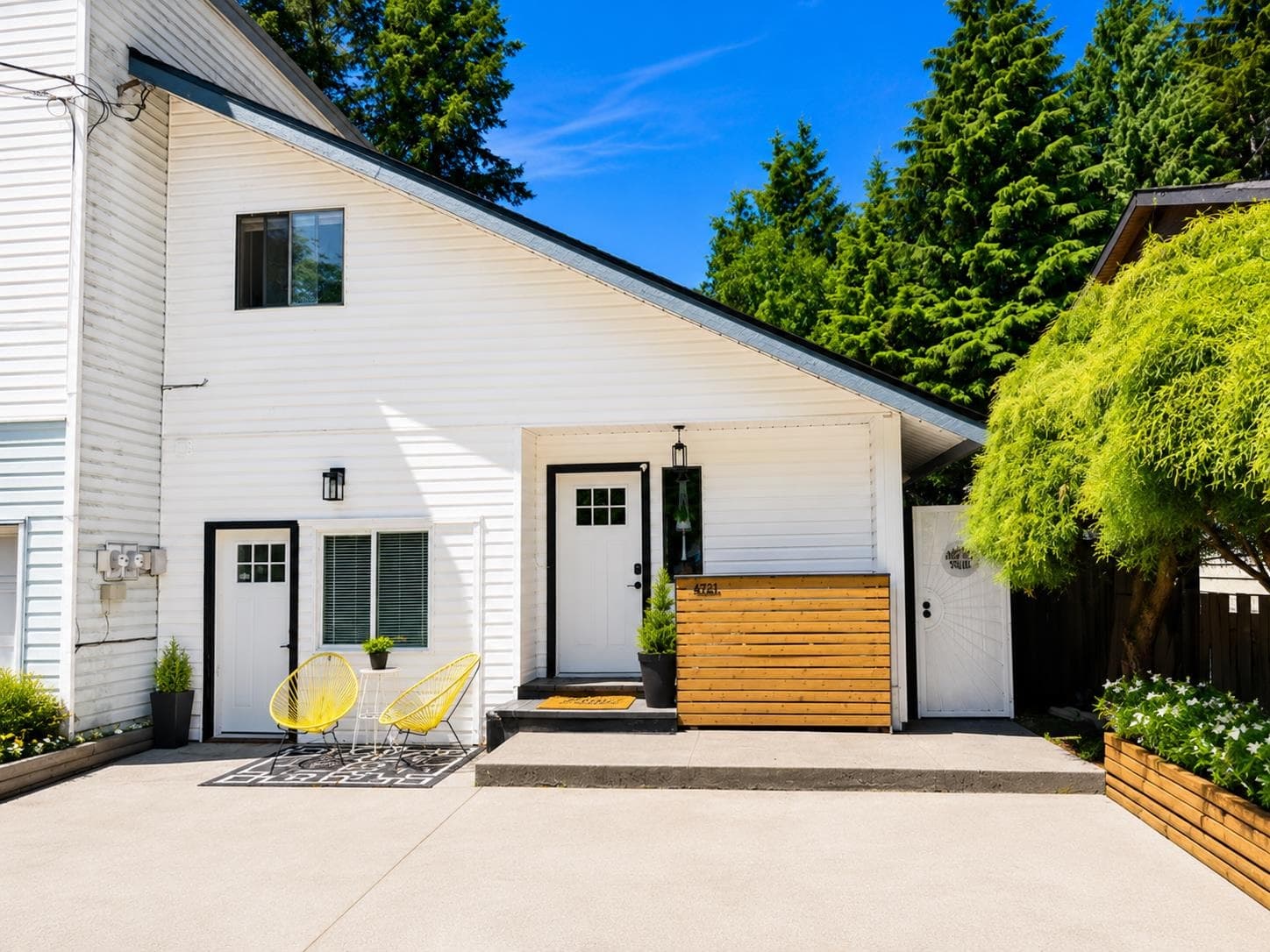 41741 Dogwood Place, Squamish, V8B 1G5 — photo 1