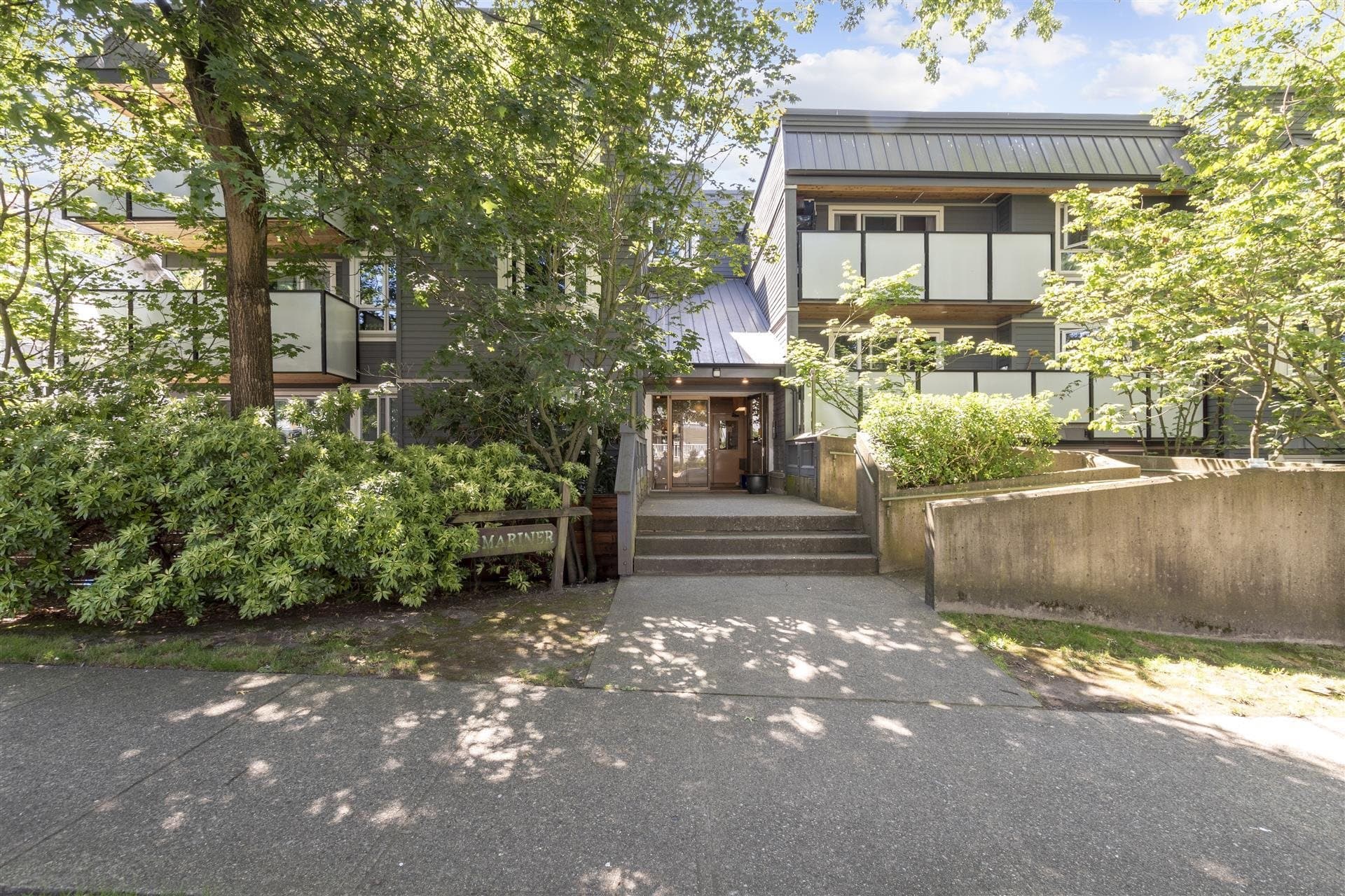 302 - 2328 Oxford Street, Vancouver