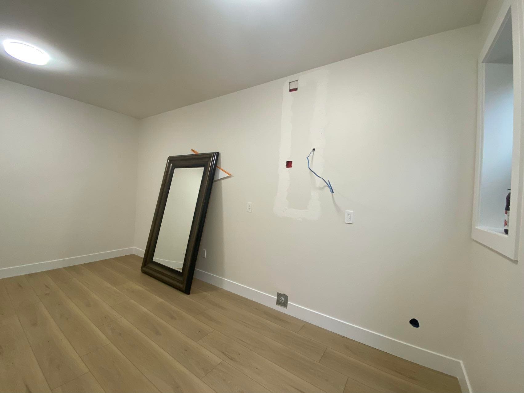 1 Bed Suite - 7542 Lindrick Court, Burnaby, V5A 3Y5 — photo 3