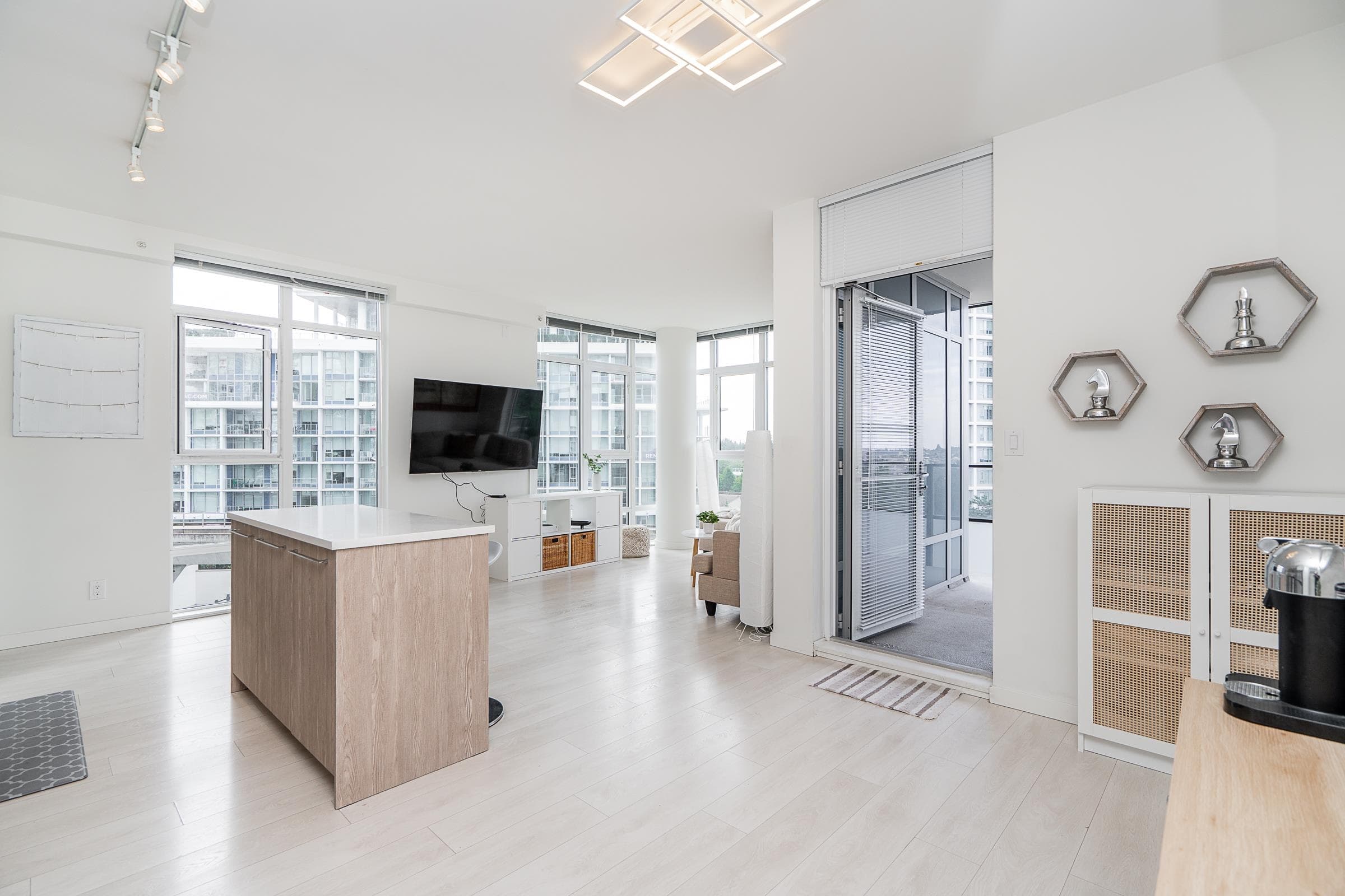601 - 691 North Road, Coquitlam, V3J 0H9 — photo 2
