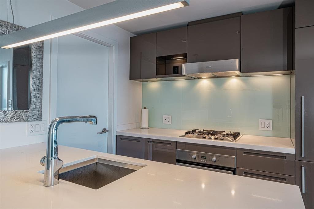 4701 - 777 Richards Street, Vancouver, V6B 0M6 — photo 1