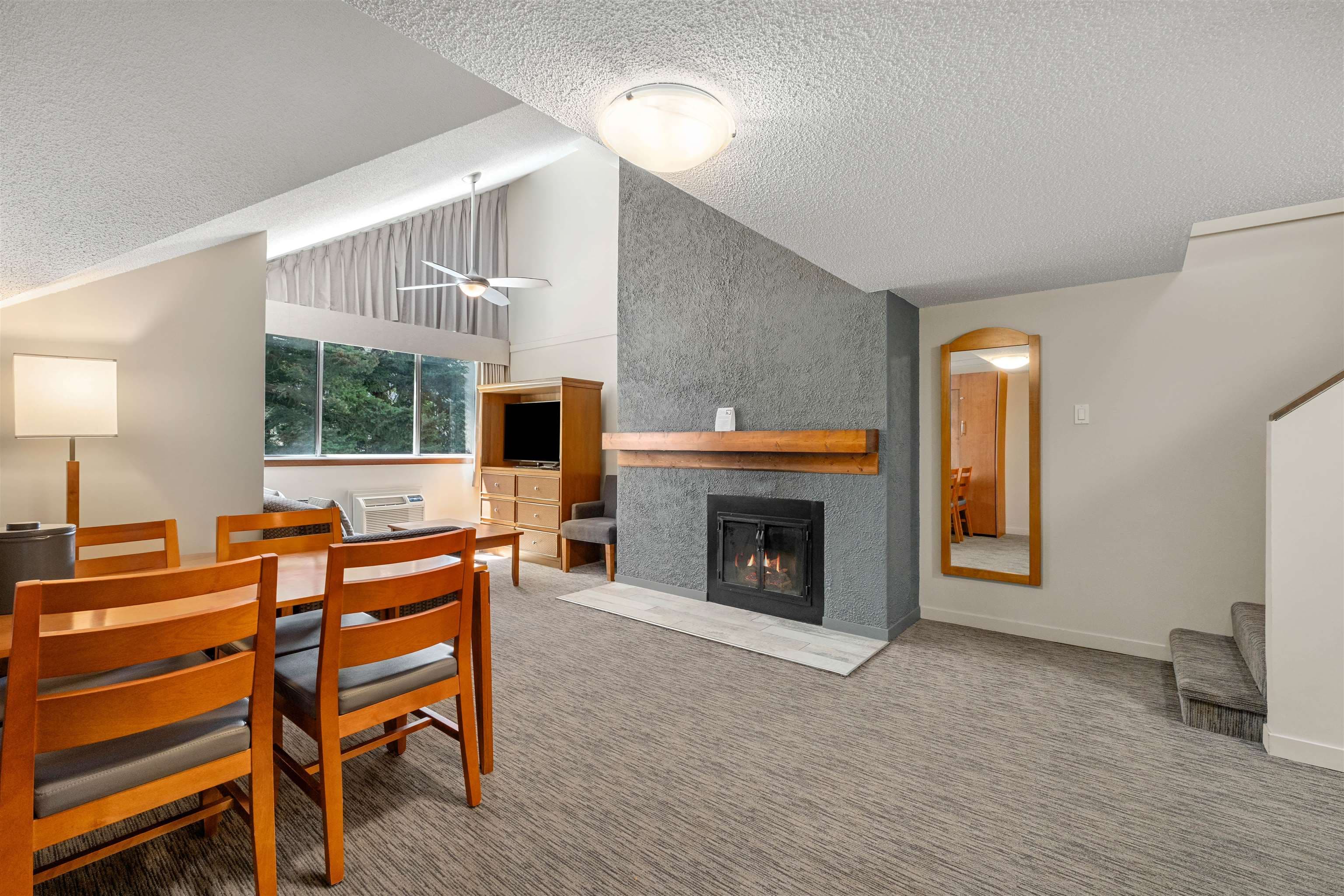 360 - 4429 Sundial Place, Whistler, V8E 1G8 — photo 2