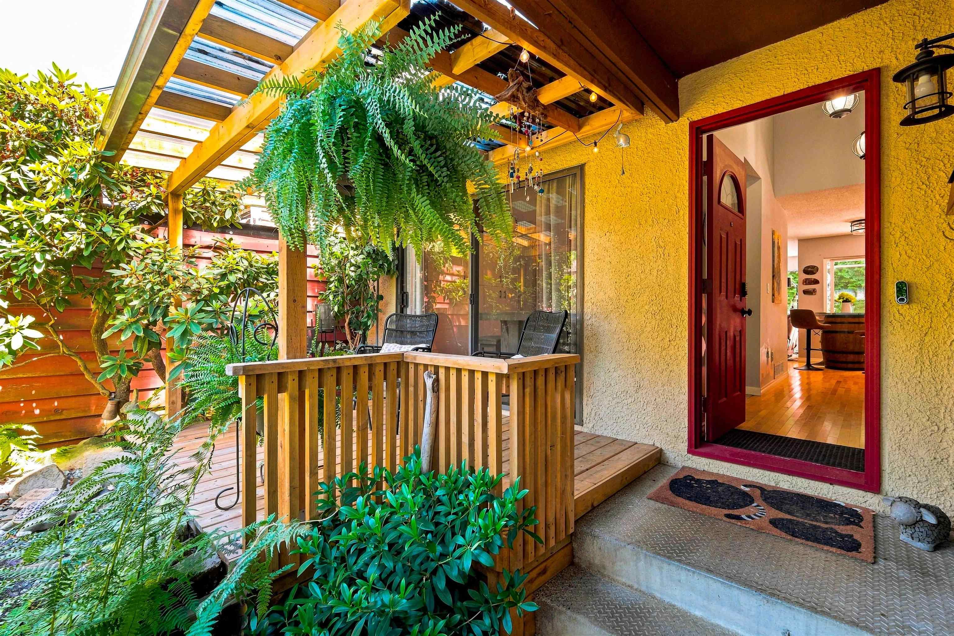 4698 Garden Grove Drive, Burnaby, V5G 3V3 — photo 4