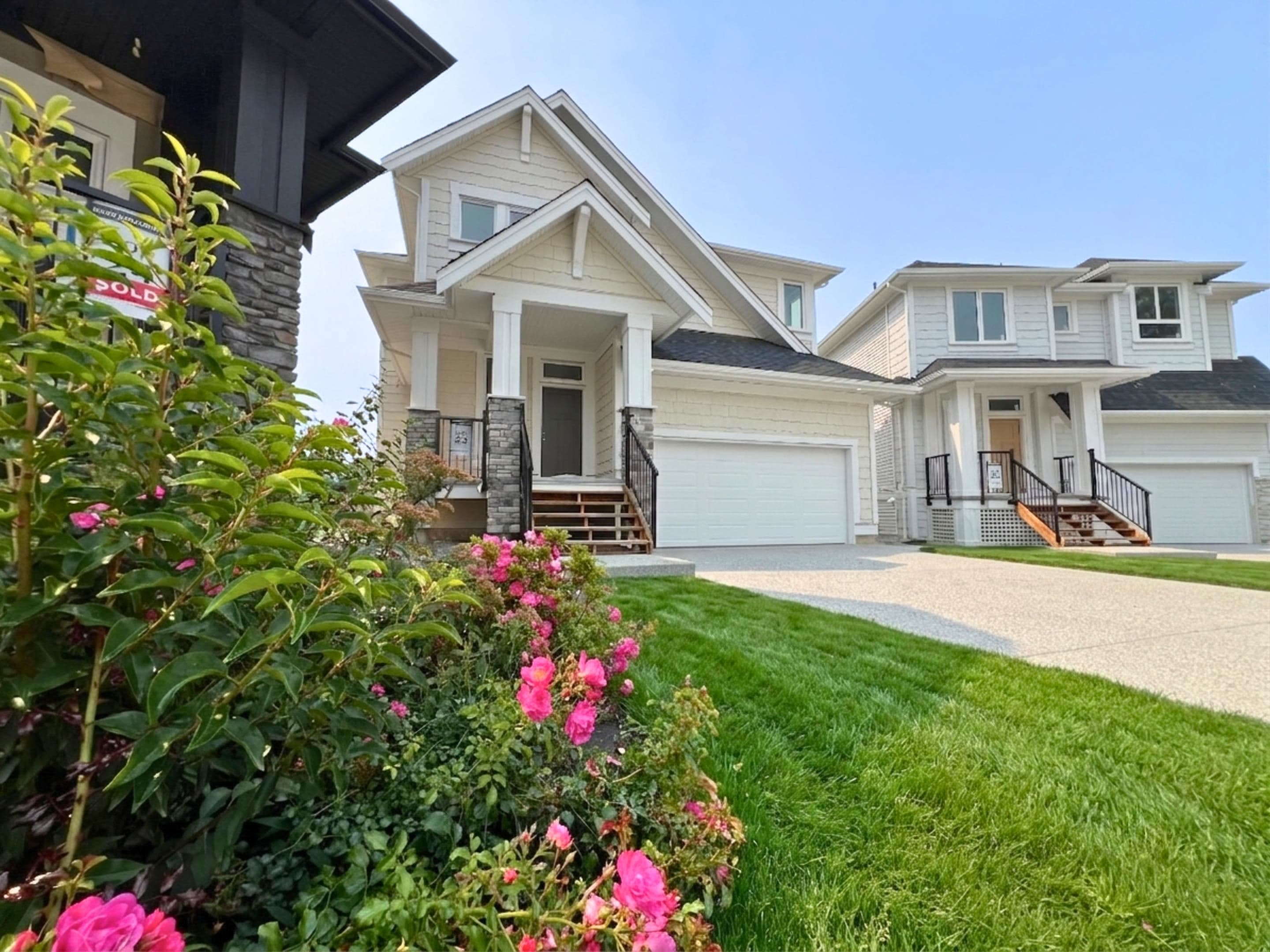 27724 Track Place, Abbotsford, V4X 0C7 — photo 1