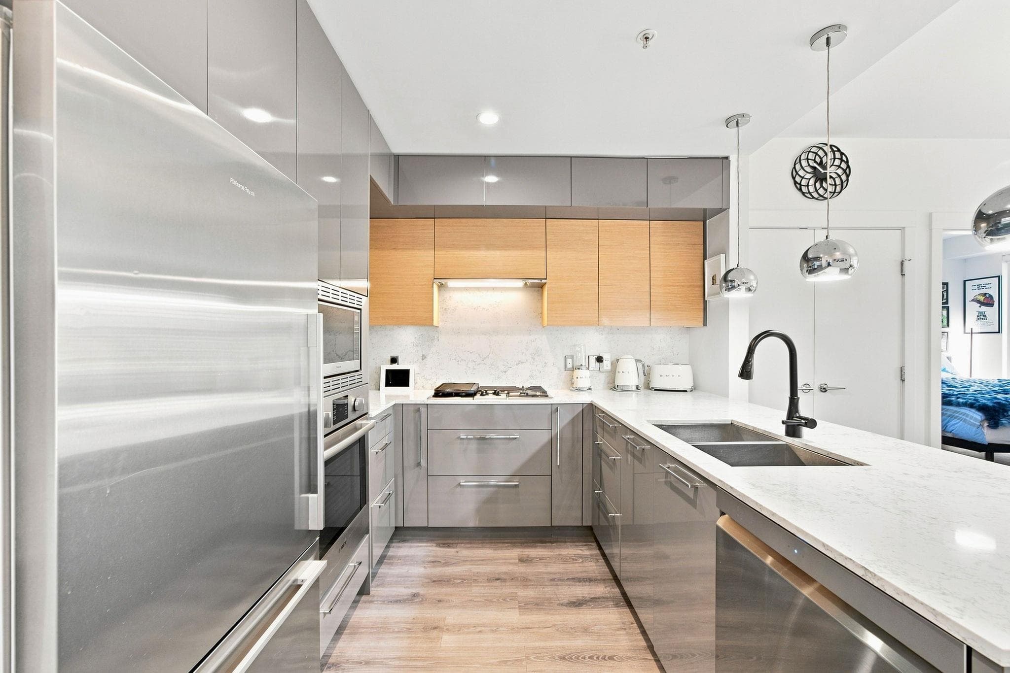 401 - 1327 Draycott Road, North Vancouver, V7J 1W1 — photo 5
