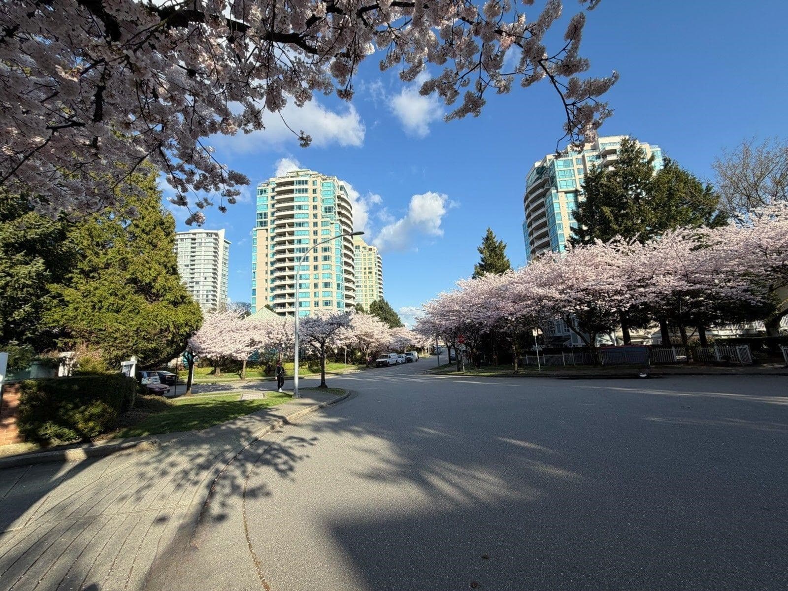 13 - 6577 Southoaks Crescent, Burnaby, V5E 4J9 — photo 2