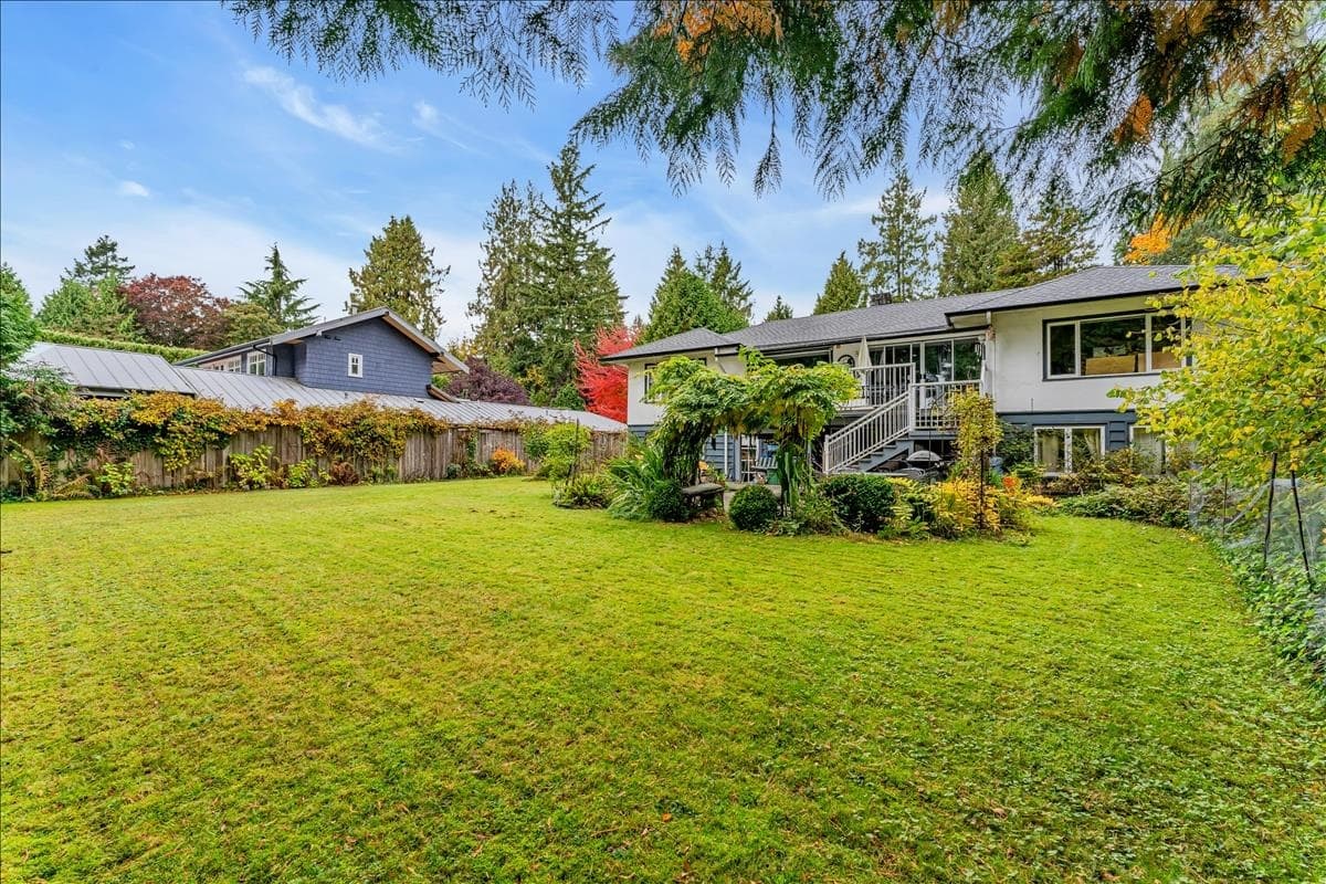 360 Keith Road, West Vancouver, V7T 1L7 — photo 2