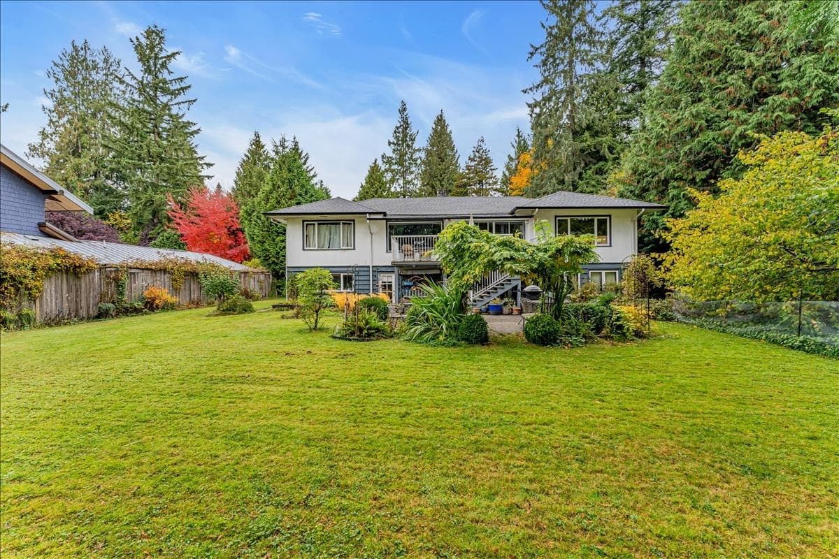 360 Keith Road, West Vancouver