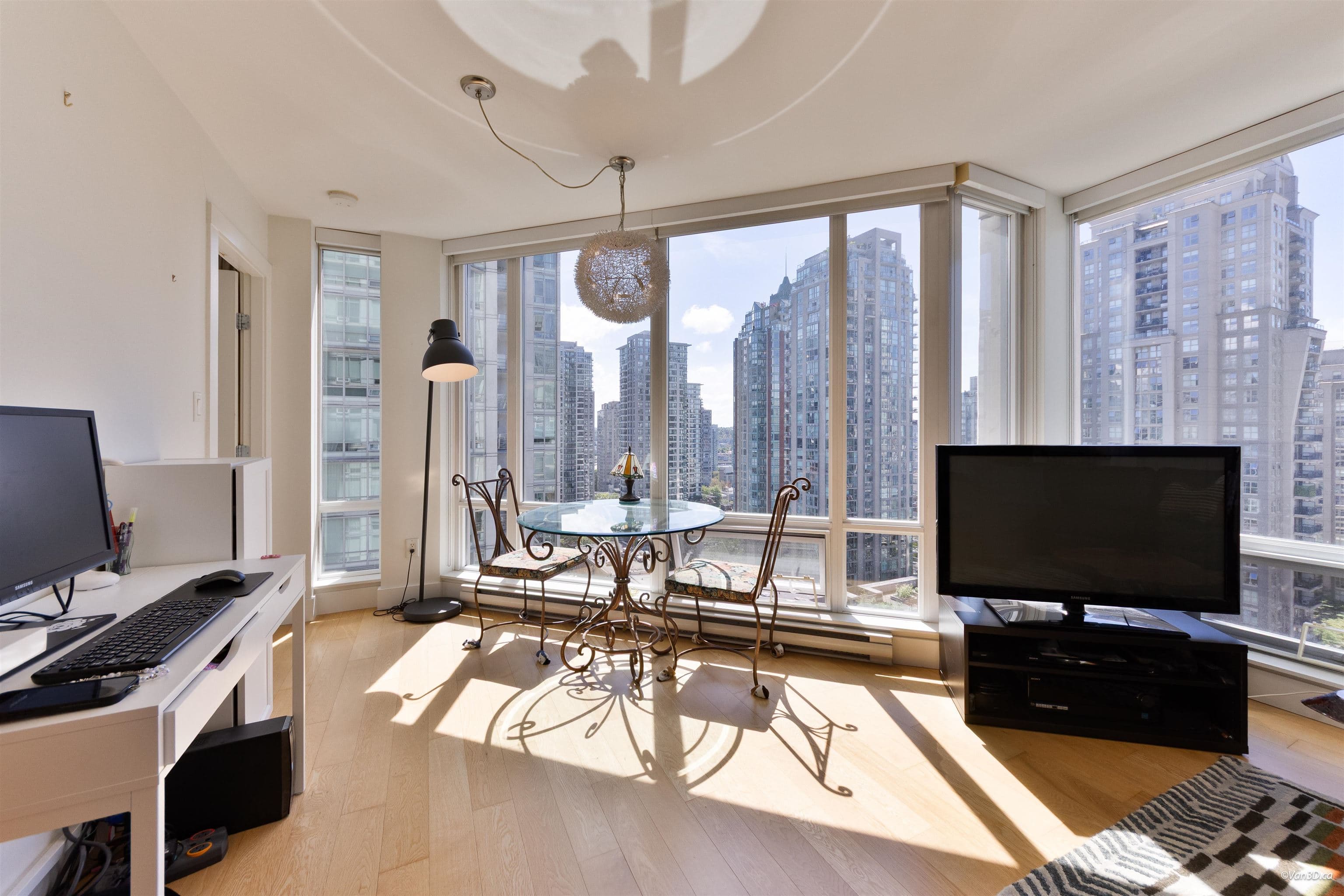 1501 - 565 Smithe Street, Vancouver