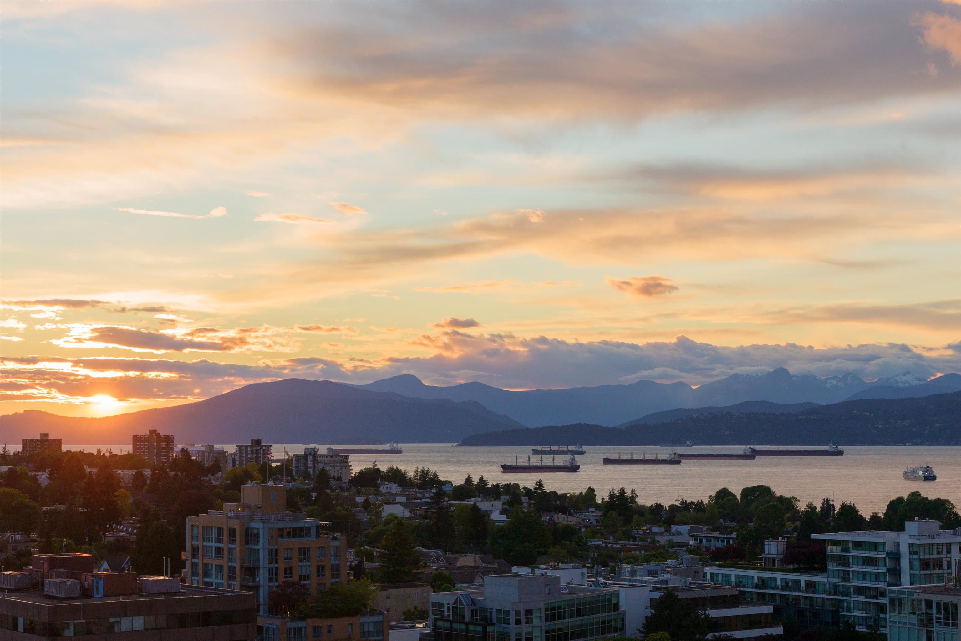 1201 - 1633 W 10th Avenue, Vancouver