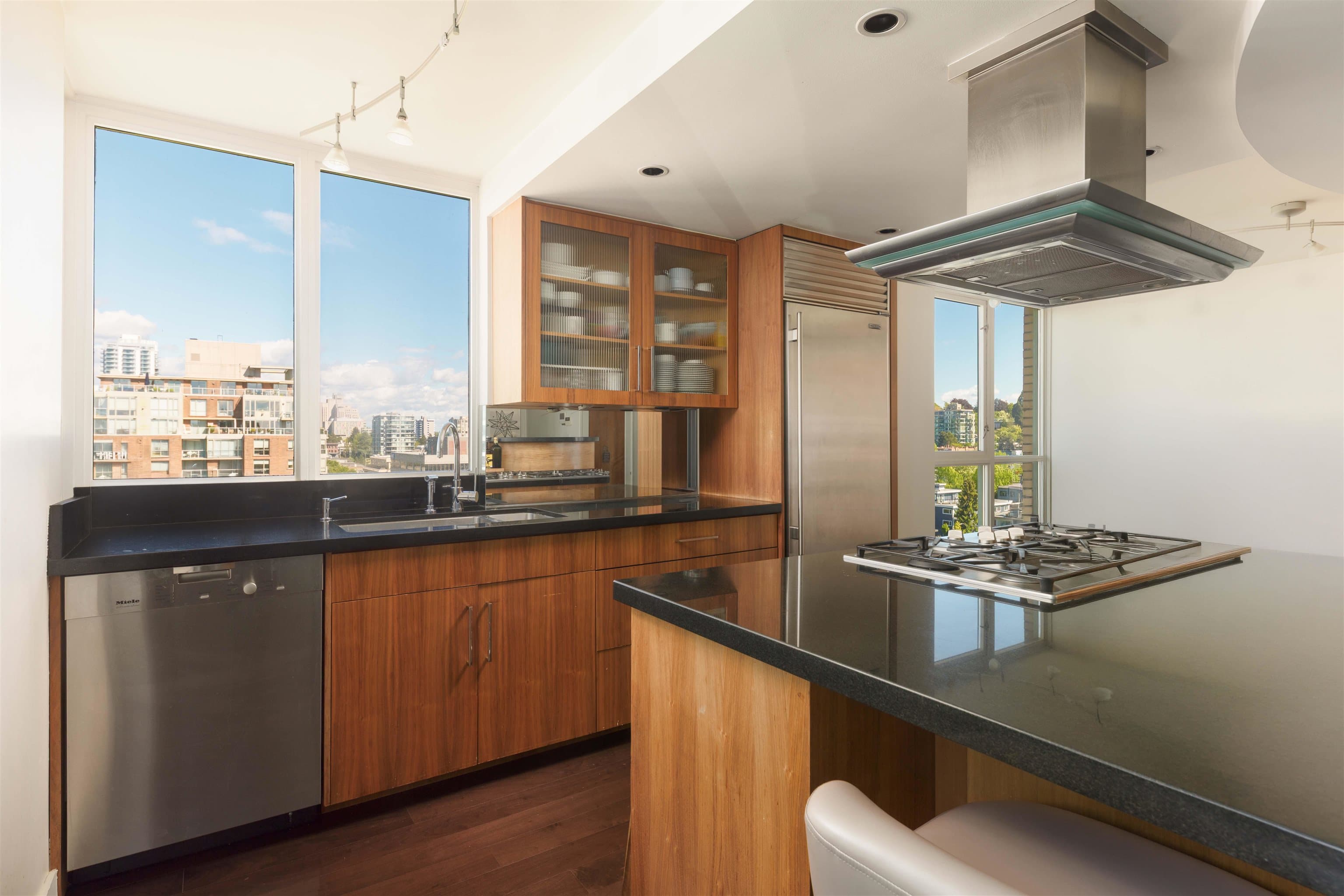 1201 - 1633 W 10th Avenue, Vancouver, V6J 2A2 — photo 5