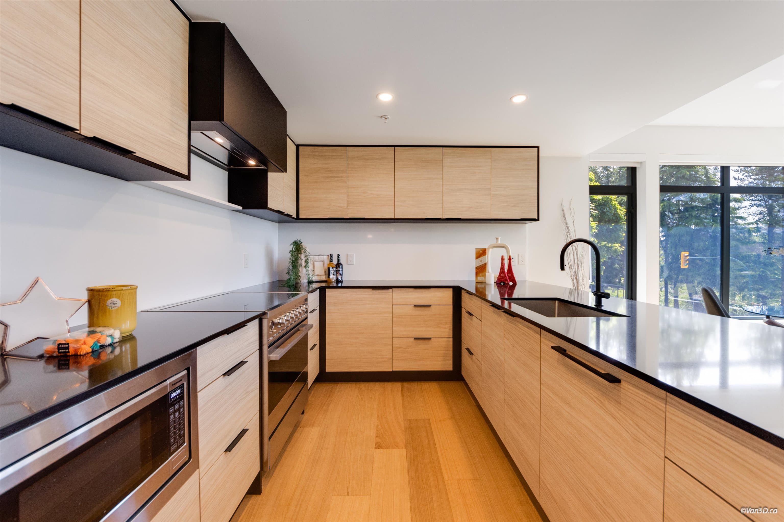 302 - 6485 Manitoba Street, Vancouver, V5Y 0P7 — photo 4
