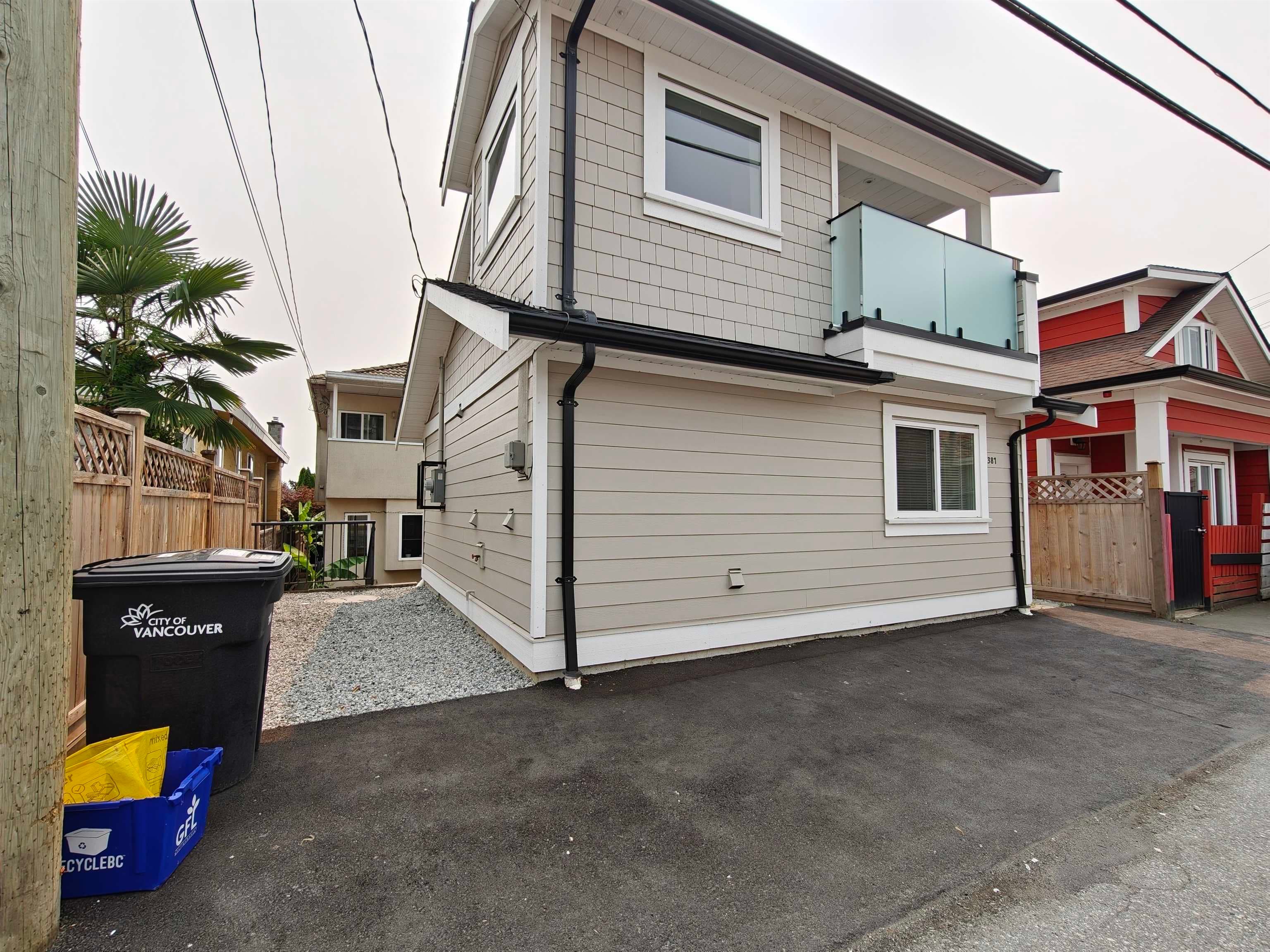 3 - 381 E 57 Avenue, Vancouver