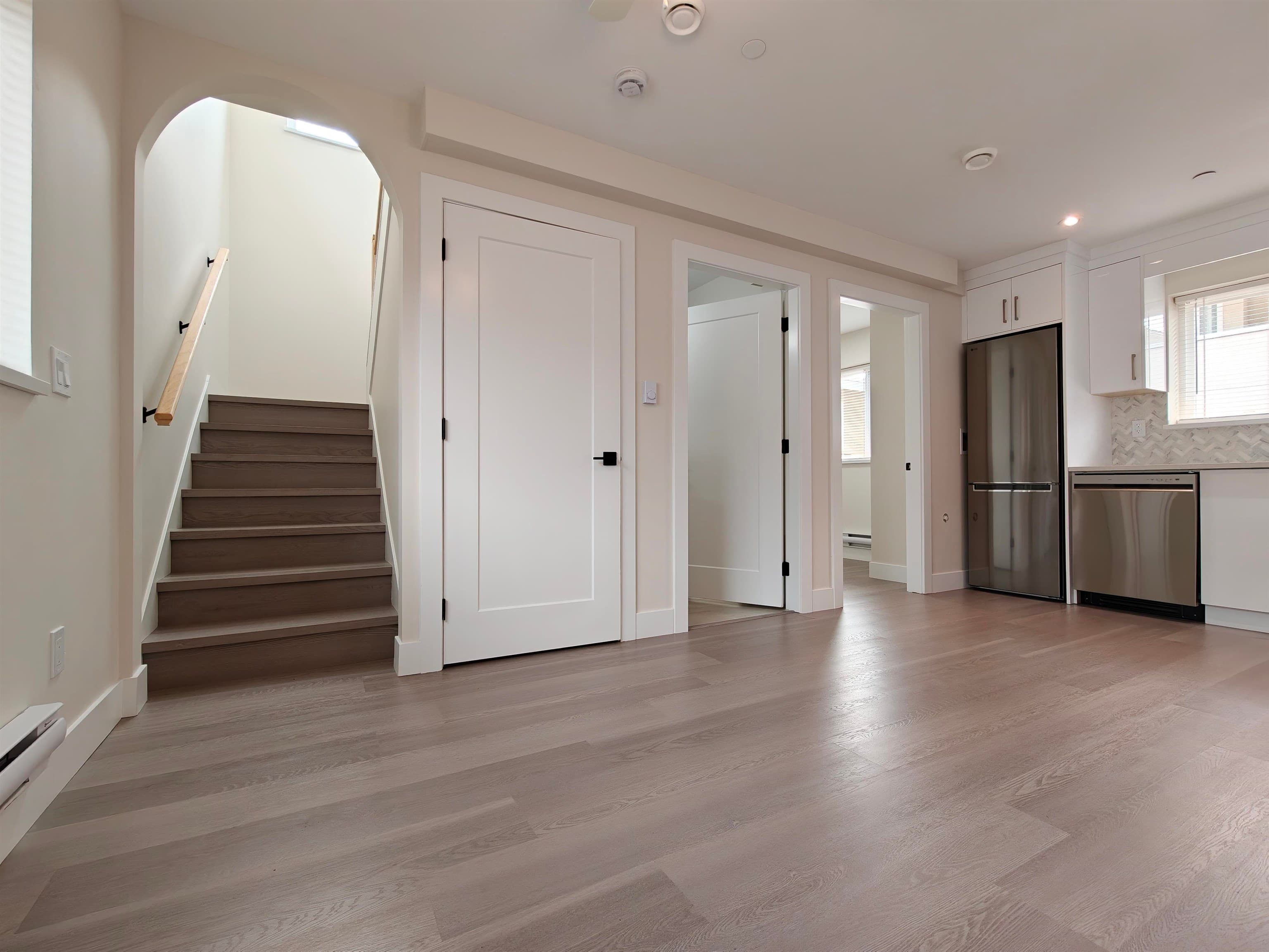 3 - 381 E 57 Avenue, Vancouver, V5X 1S6 — photo 4