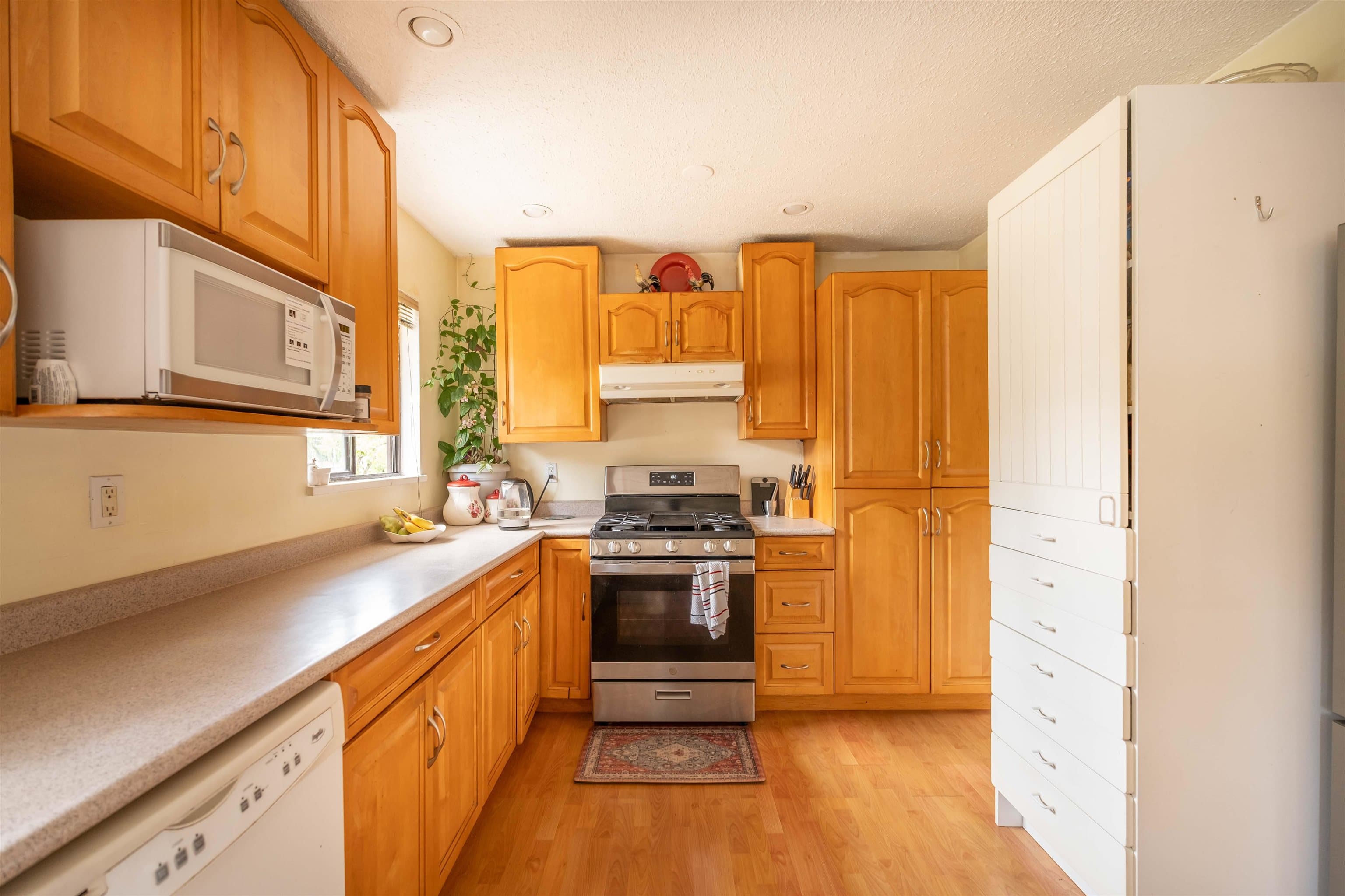 13389 Crestview Drive, Surrey, V3R 6V3 — photo 4