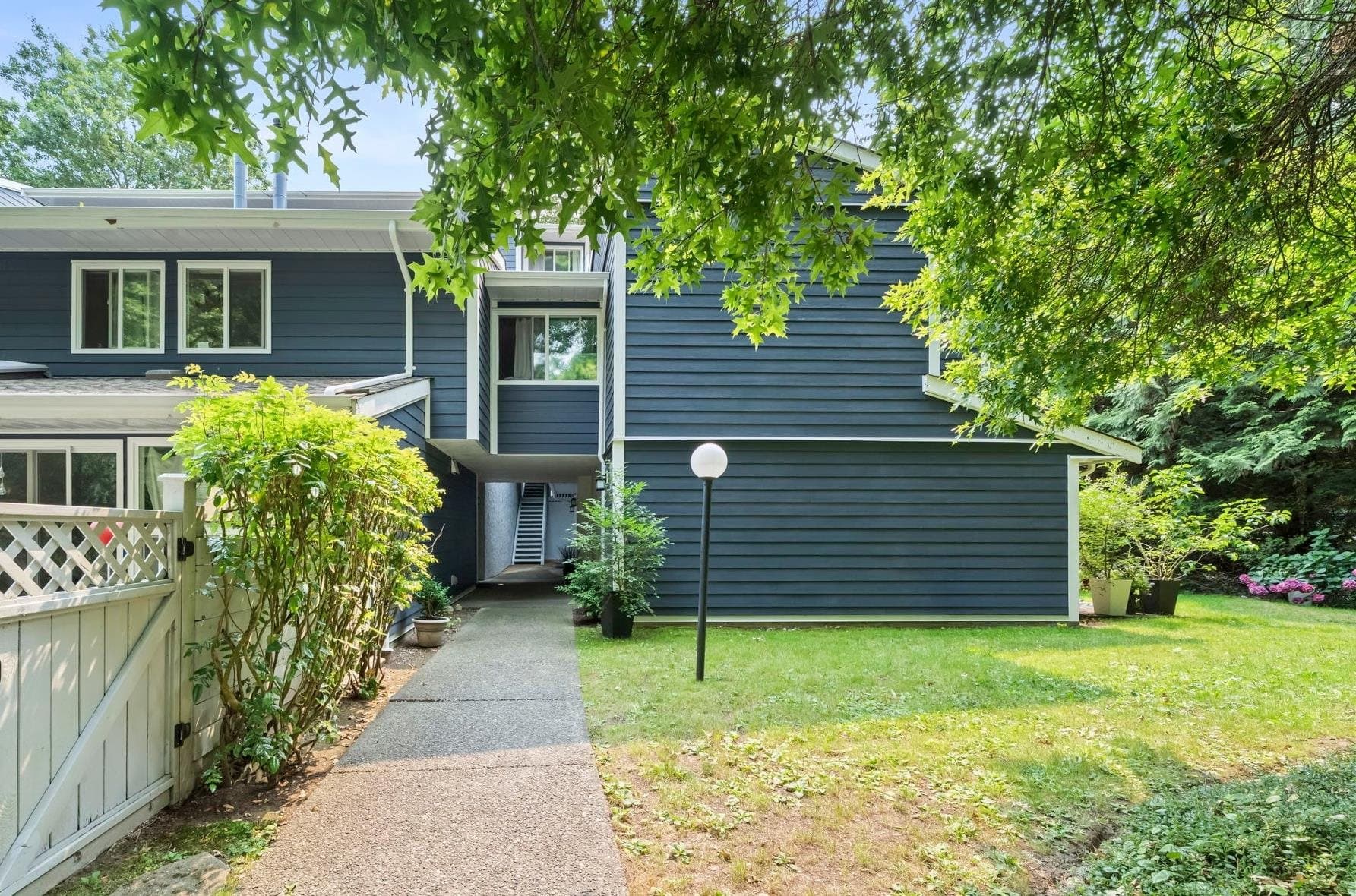 30 - 9101 Forest Grove Drive, Burnaby, V5A 3Z5 — photo 2