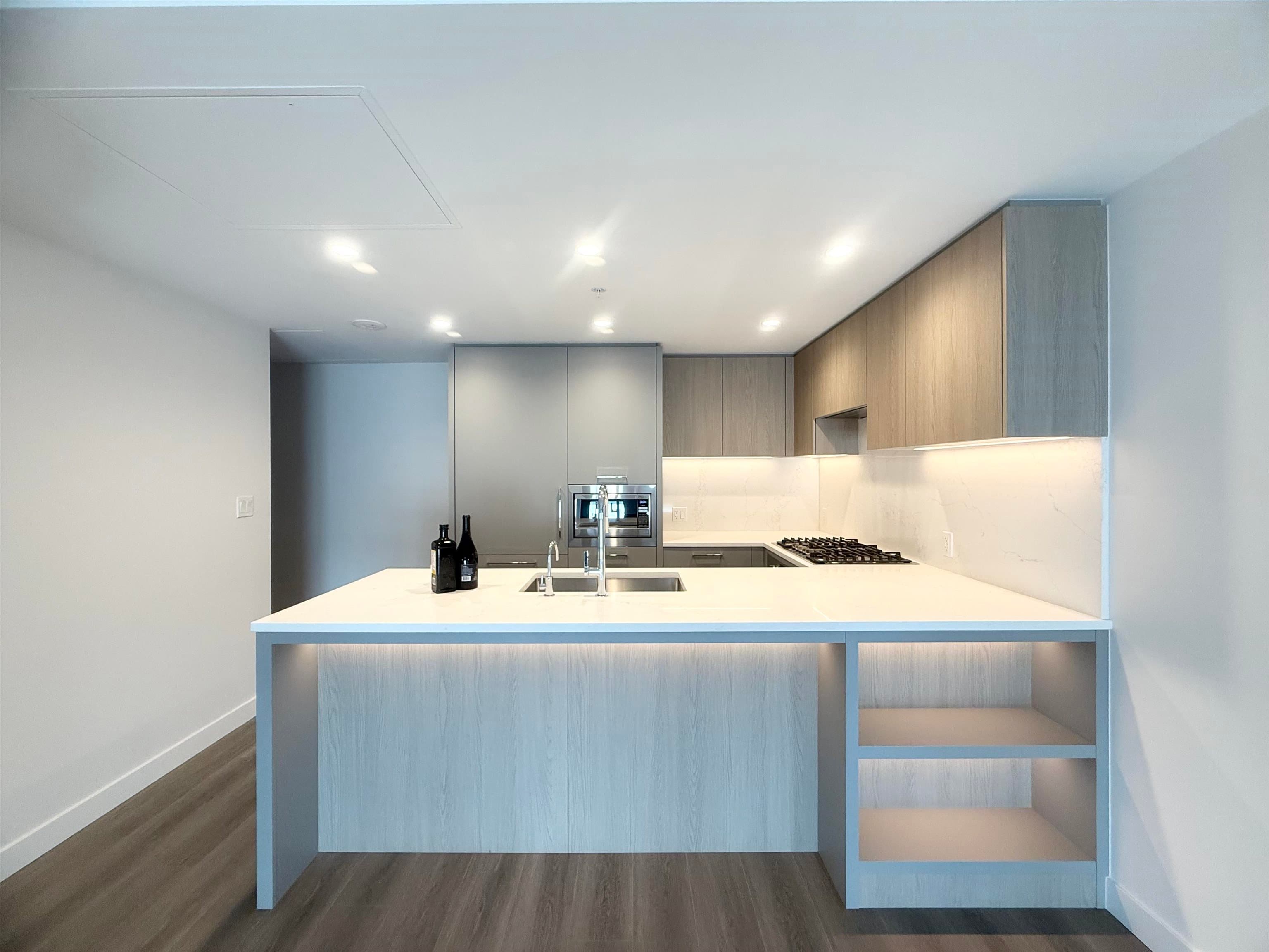2001 - 6608 Sussex Avenue, Burnaby, V5H 3C6 — photo 5