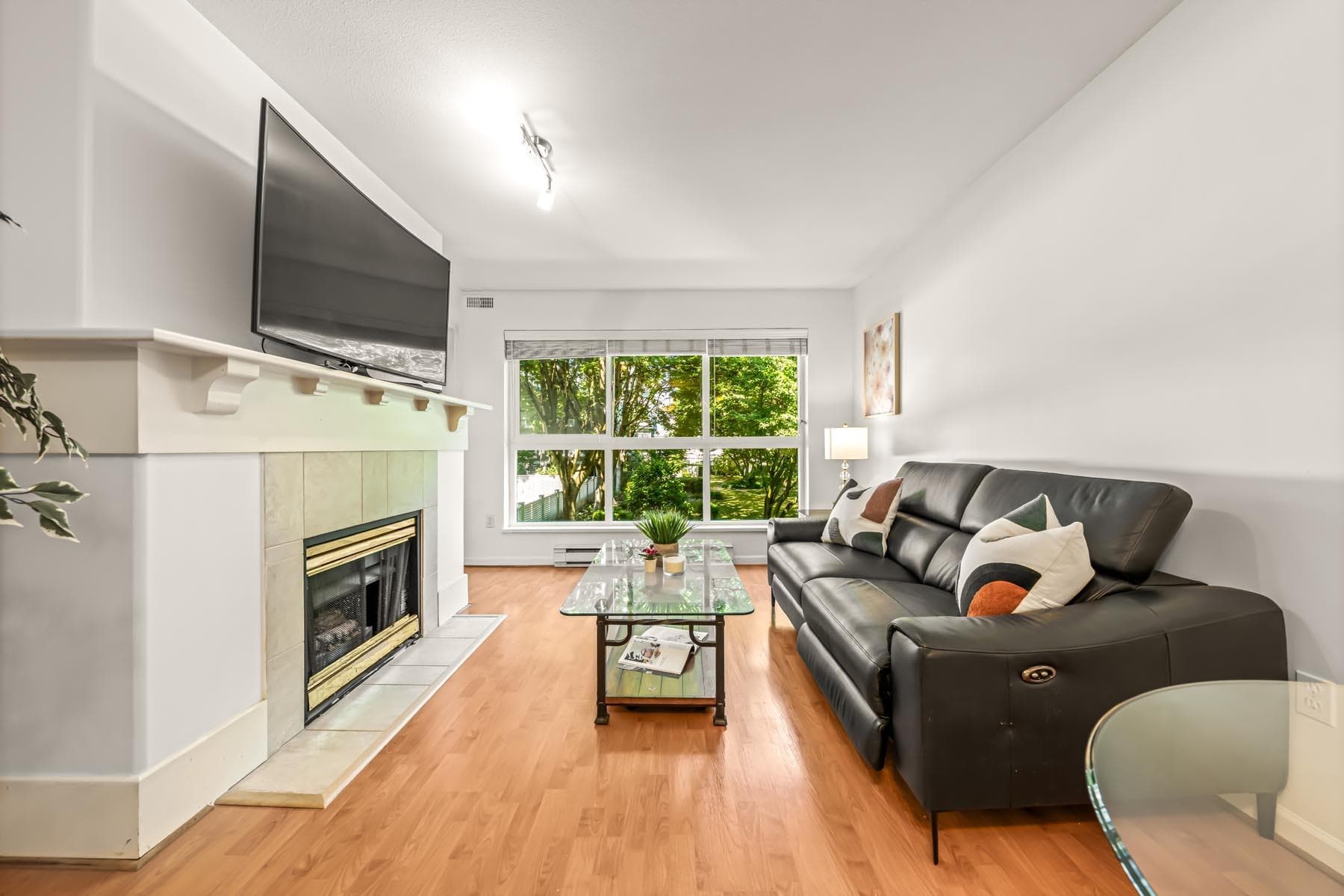 205 - 5900 Dover Crescent, Richmond, V7C 5R4 — photo 1