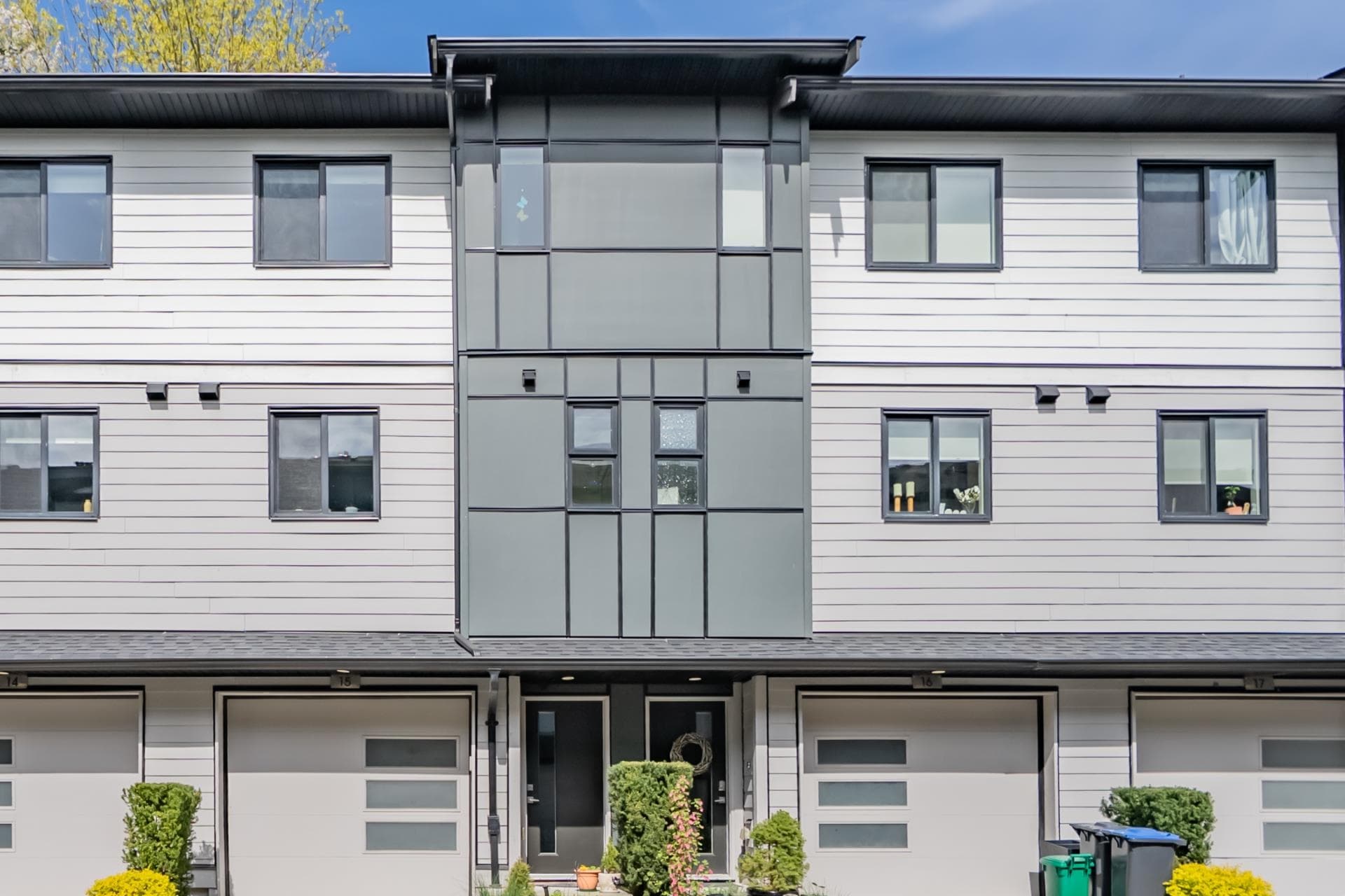 15 - 34825 Delair Road, Abbotsford, V2S 0J7 — photo 1