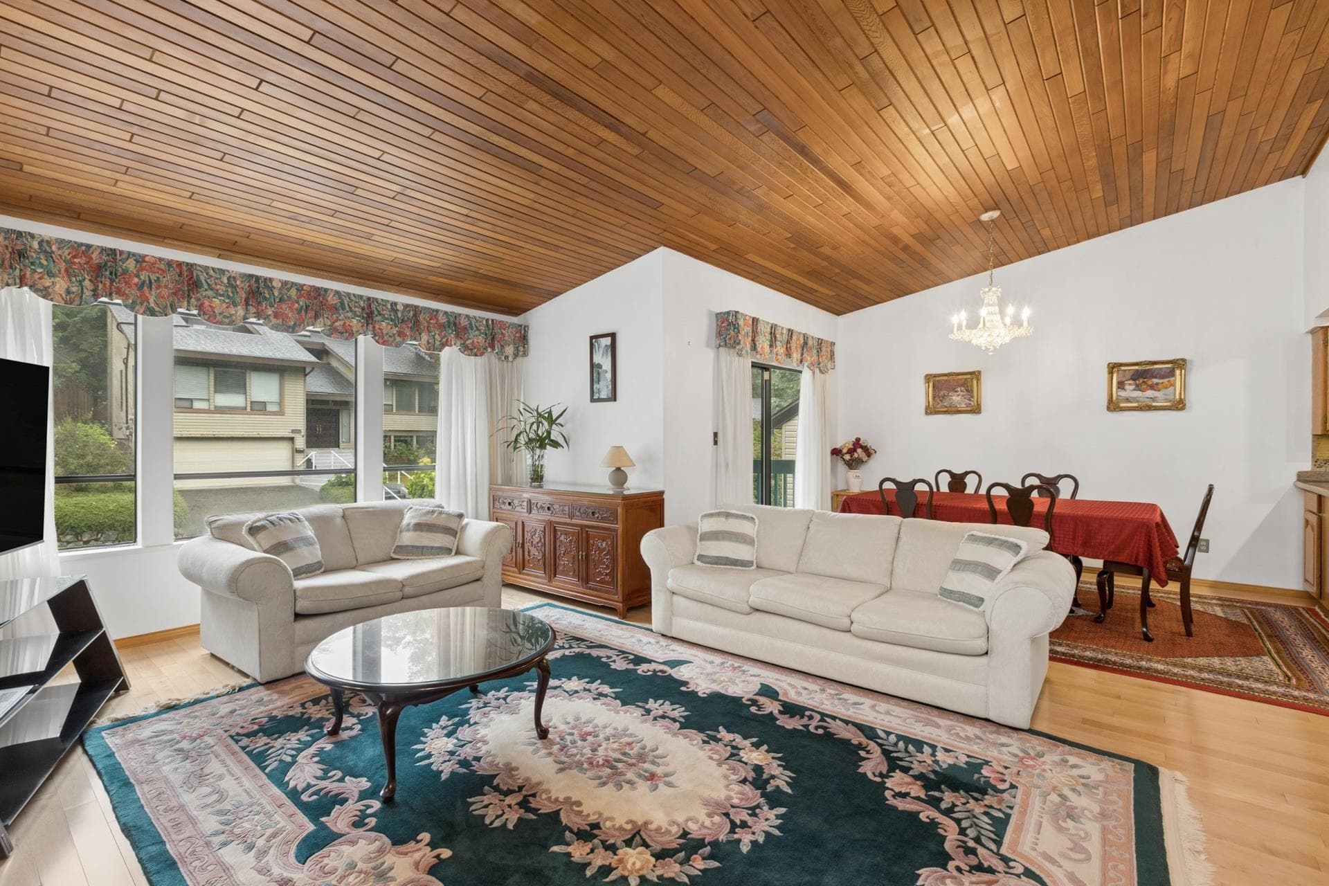 5609 White Pine Lane, North Vancouver, V7R 4S1 — photo 4