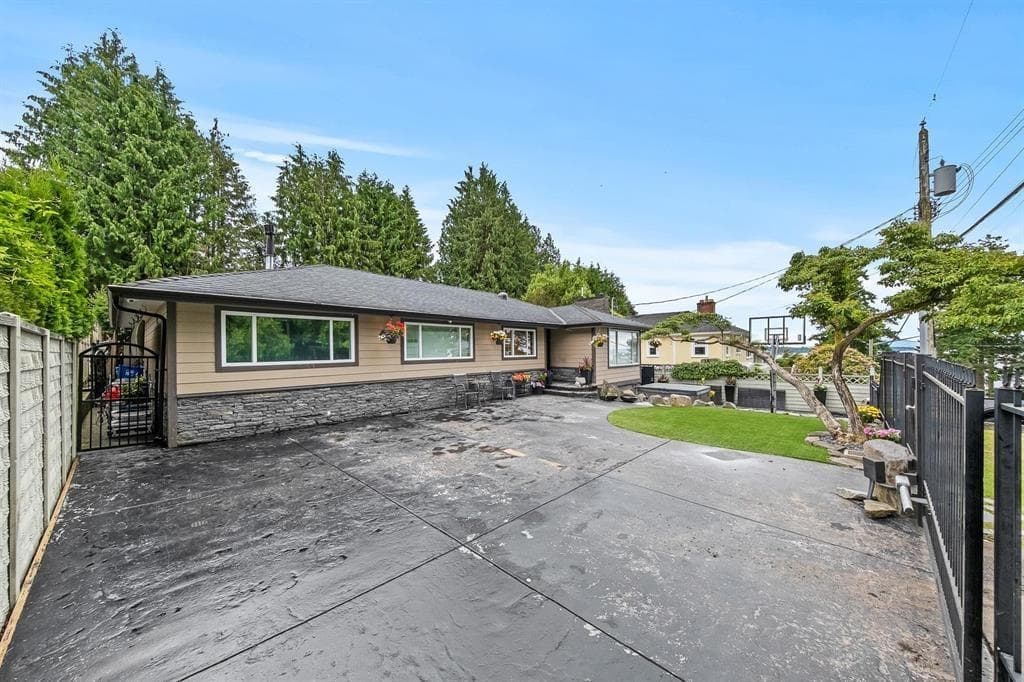 1360 Everall Street, White Rock, V4B 3S6 — photo 3