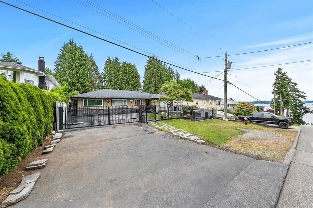 1360 Everall Street, White Rock, V4B 3S6 — photo 5