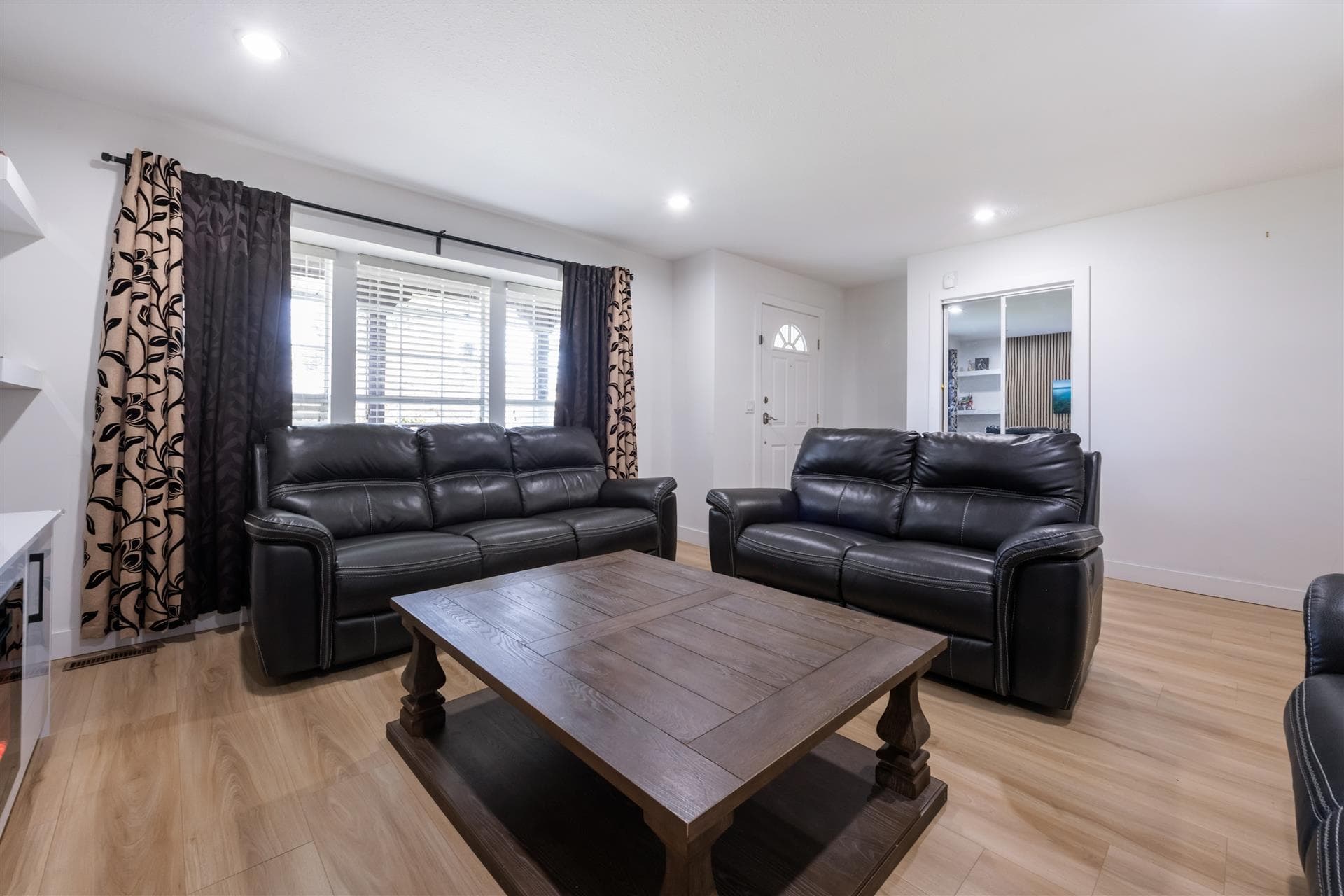 16954 60 Avenue, Surrey, V3S 1T2 — photo 4