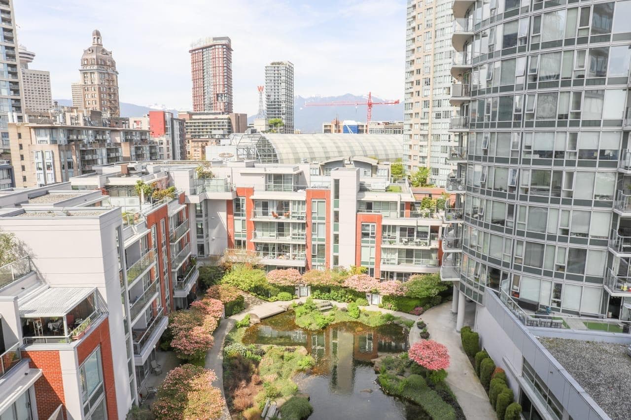 1009 - 688 Abbott Street, Vancouver, V6B 0B9 — photo 3