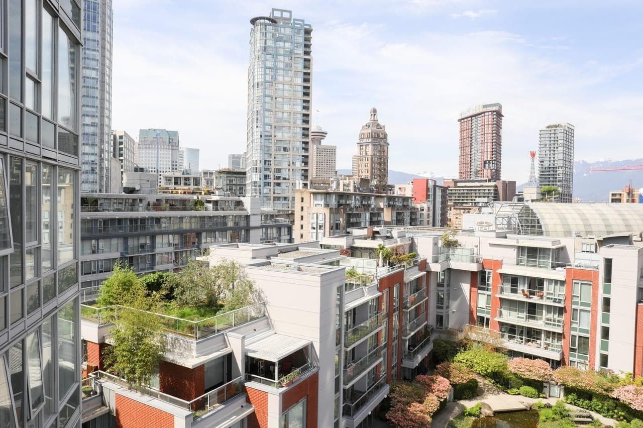 1009 - 688 Abbott Street, Vancouver, V6B 0B9 — photo 4
